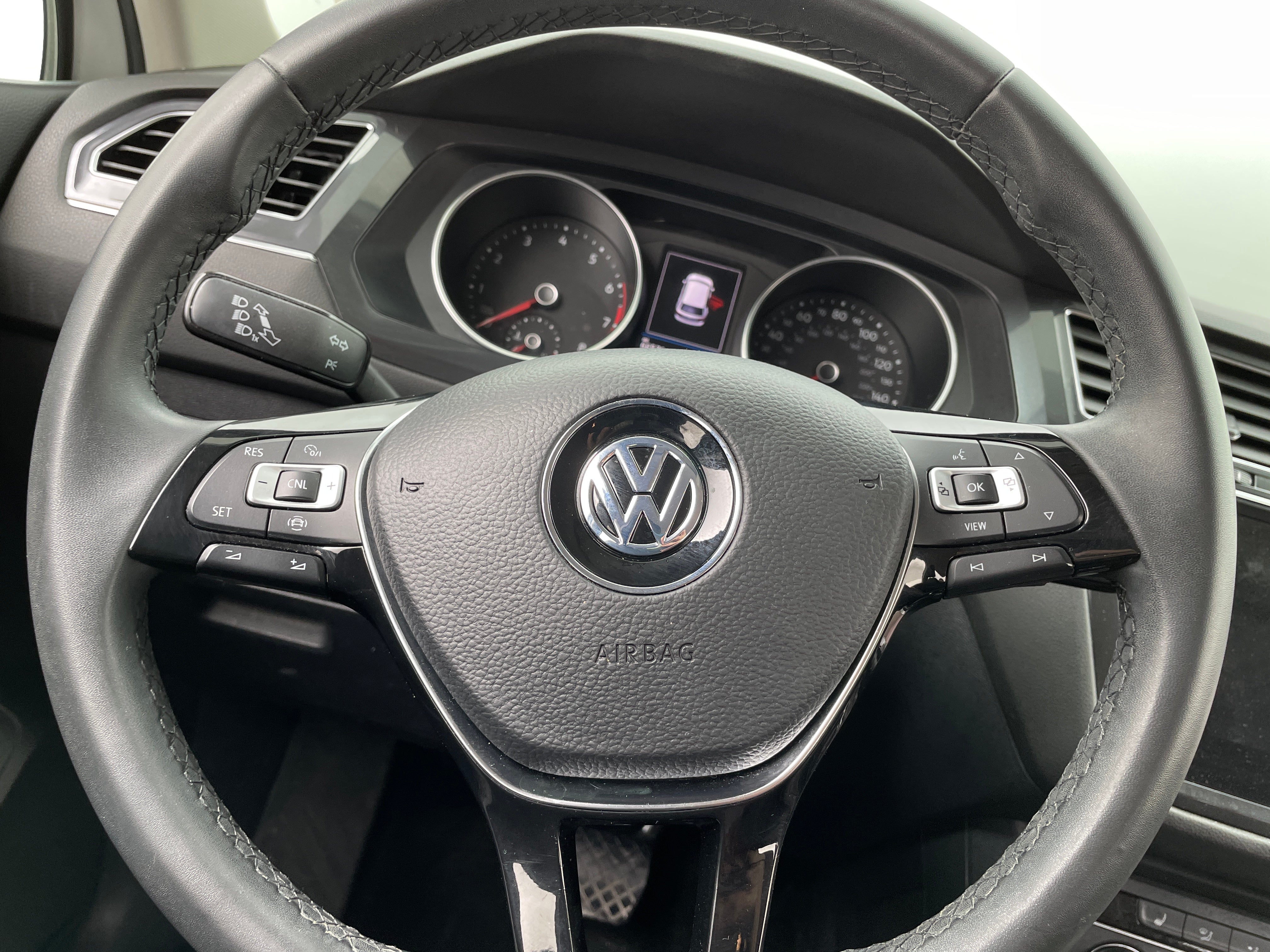 2020 Volkswagen Tiguan SE 4