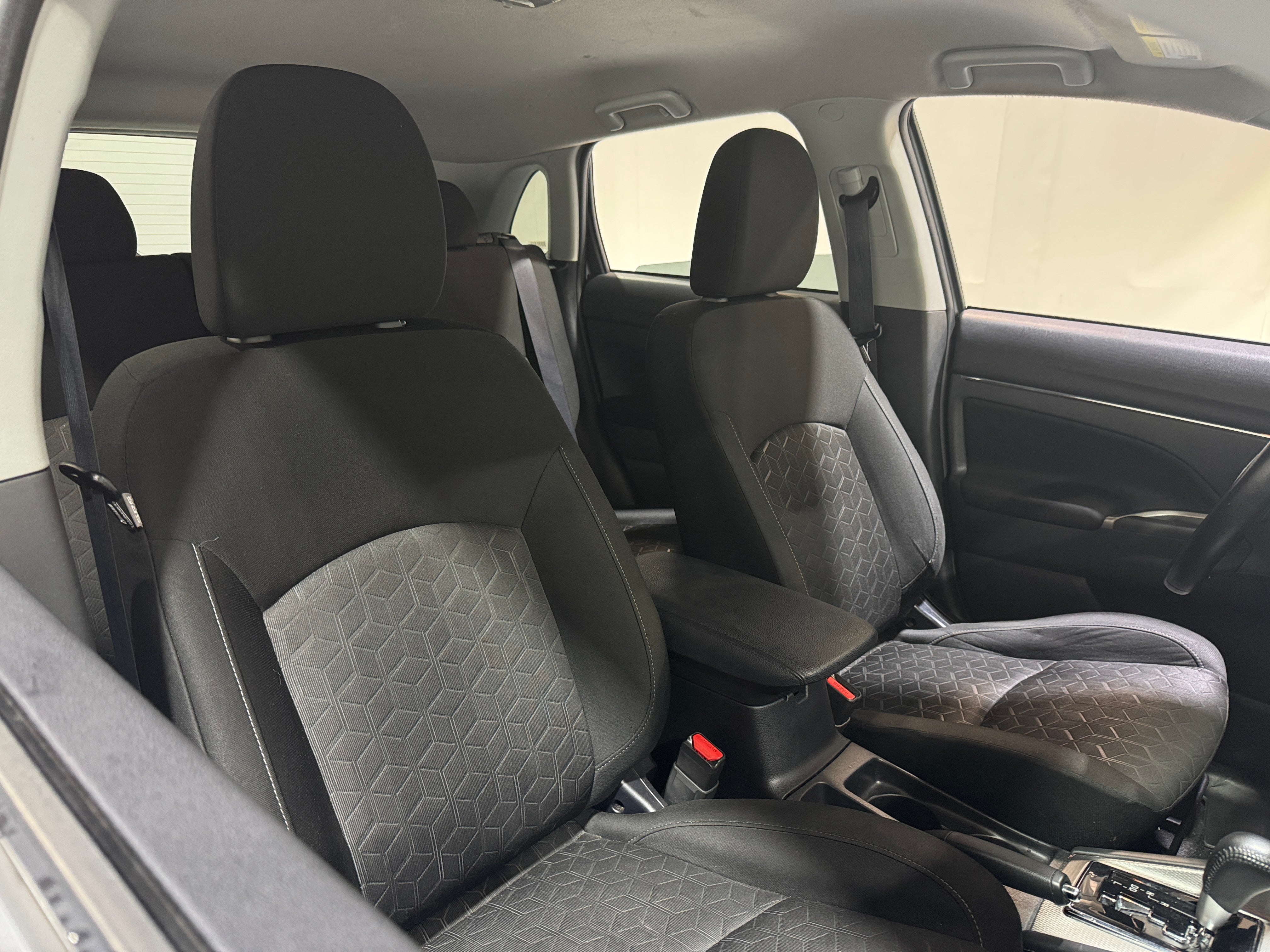 2021 Mitsubishi Outlander Sport SE 2