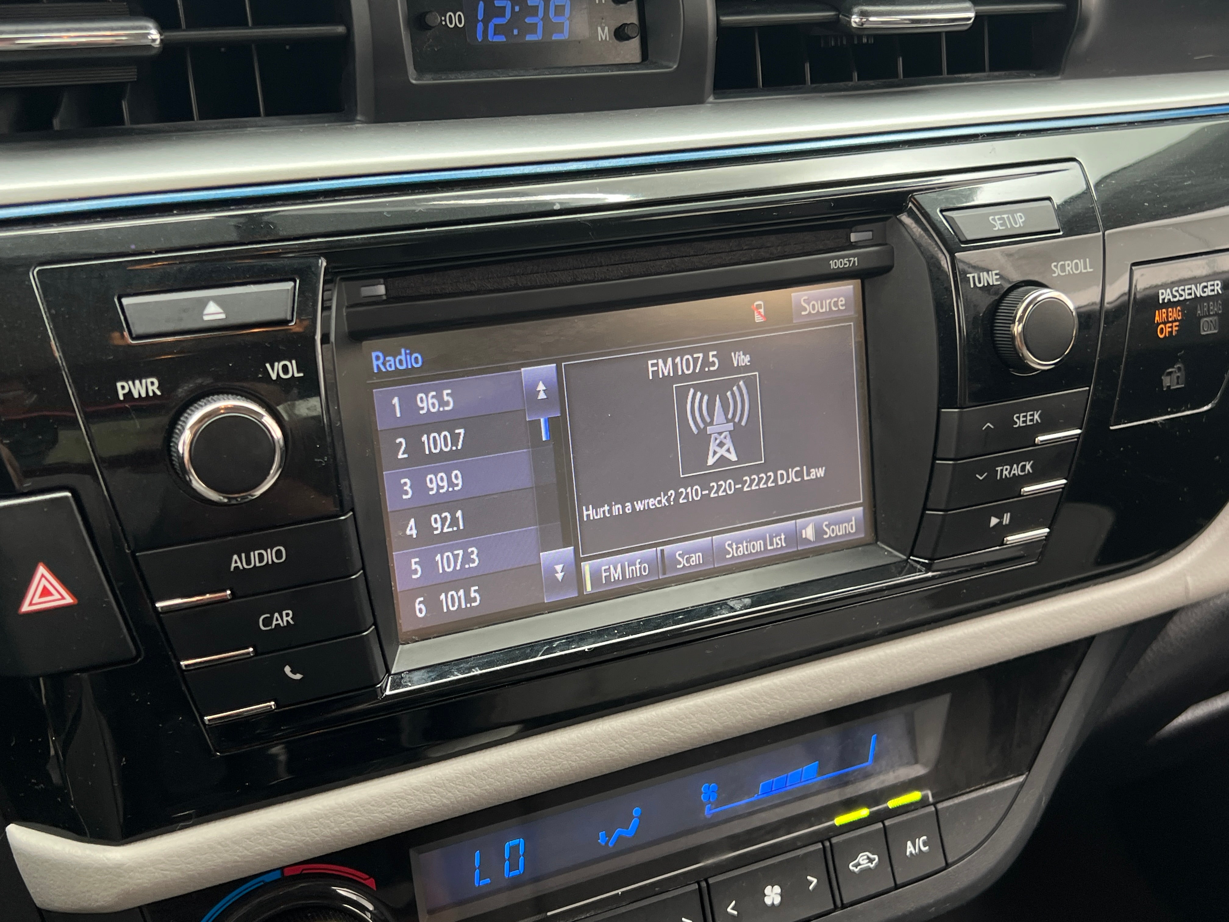 2016 Toyota Corolla LE 4