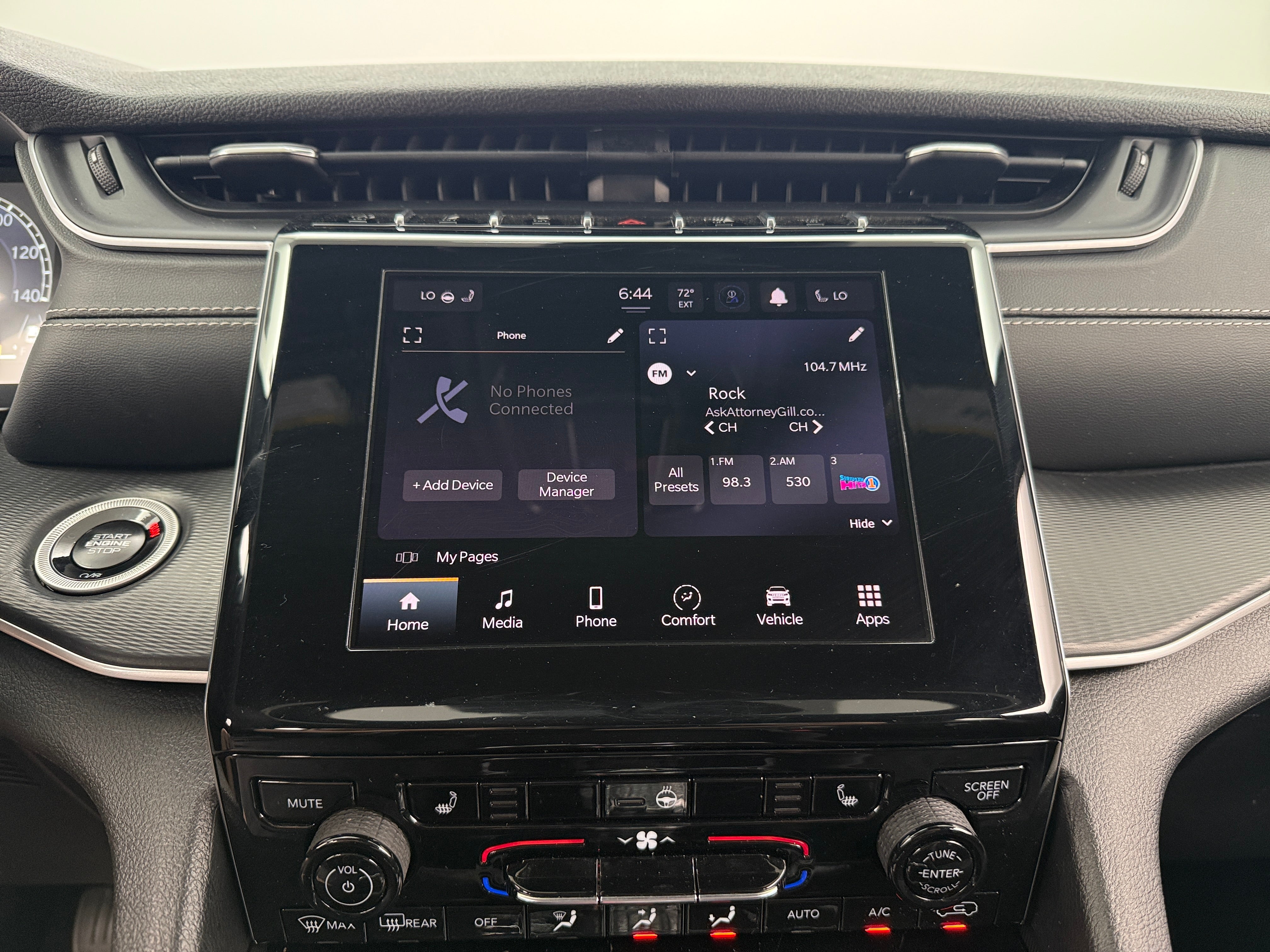 2024 Jeep Grand Cherokee Altitude 3