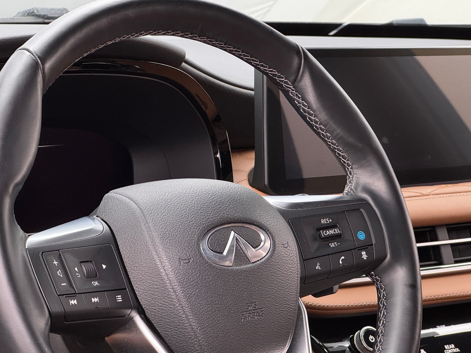 Thumbnail: 2023 INFINITI QX60 - 5