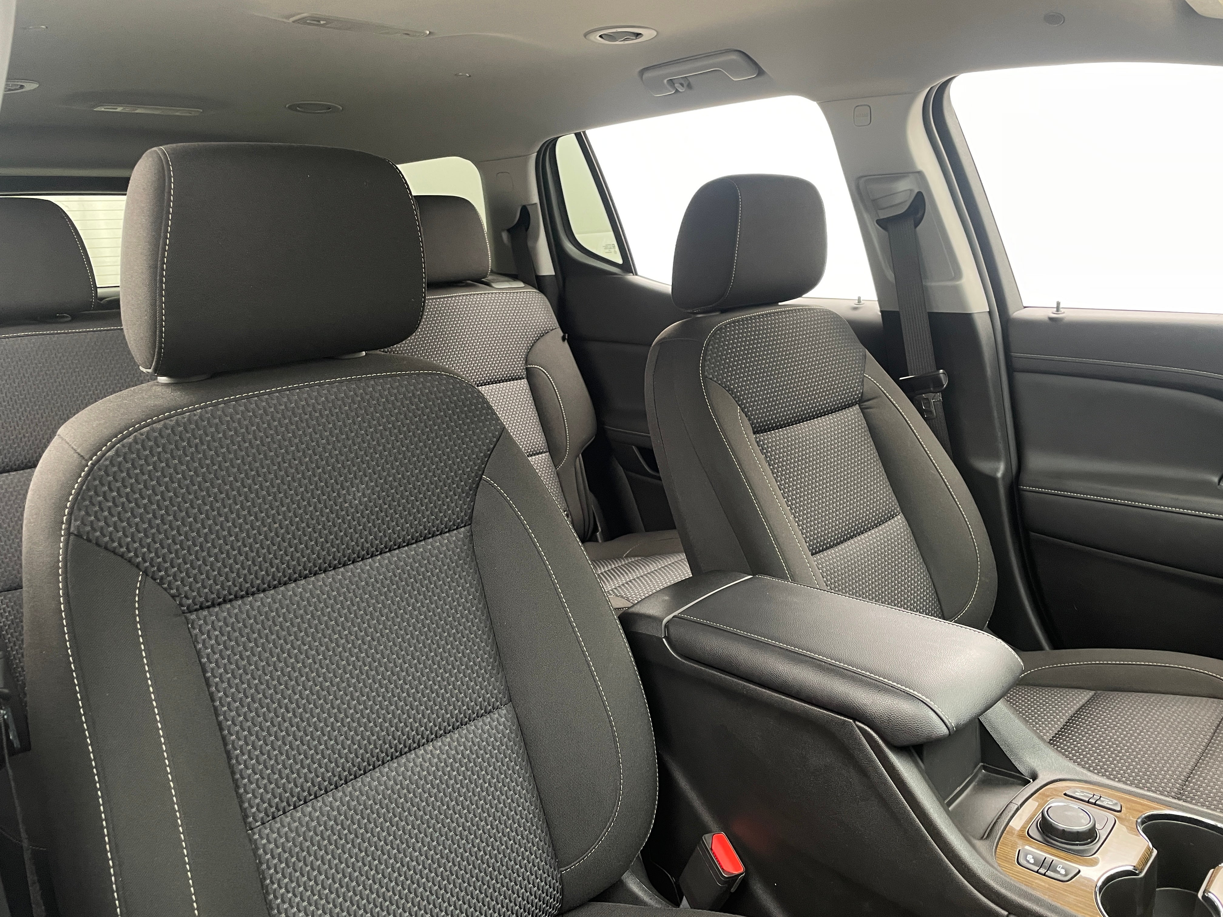 2023 GMC Acadia SLE 2