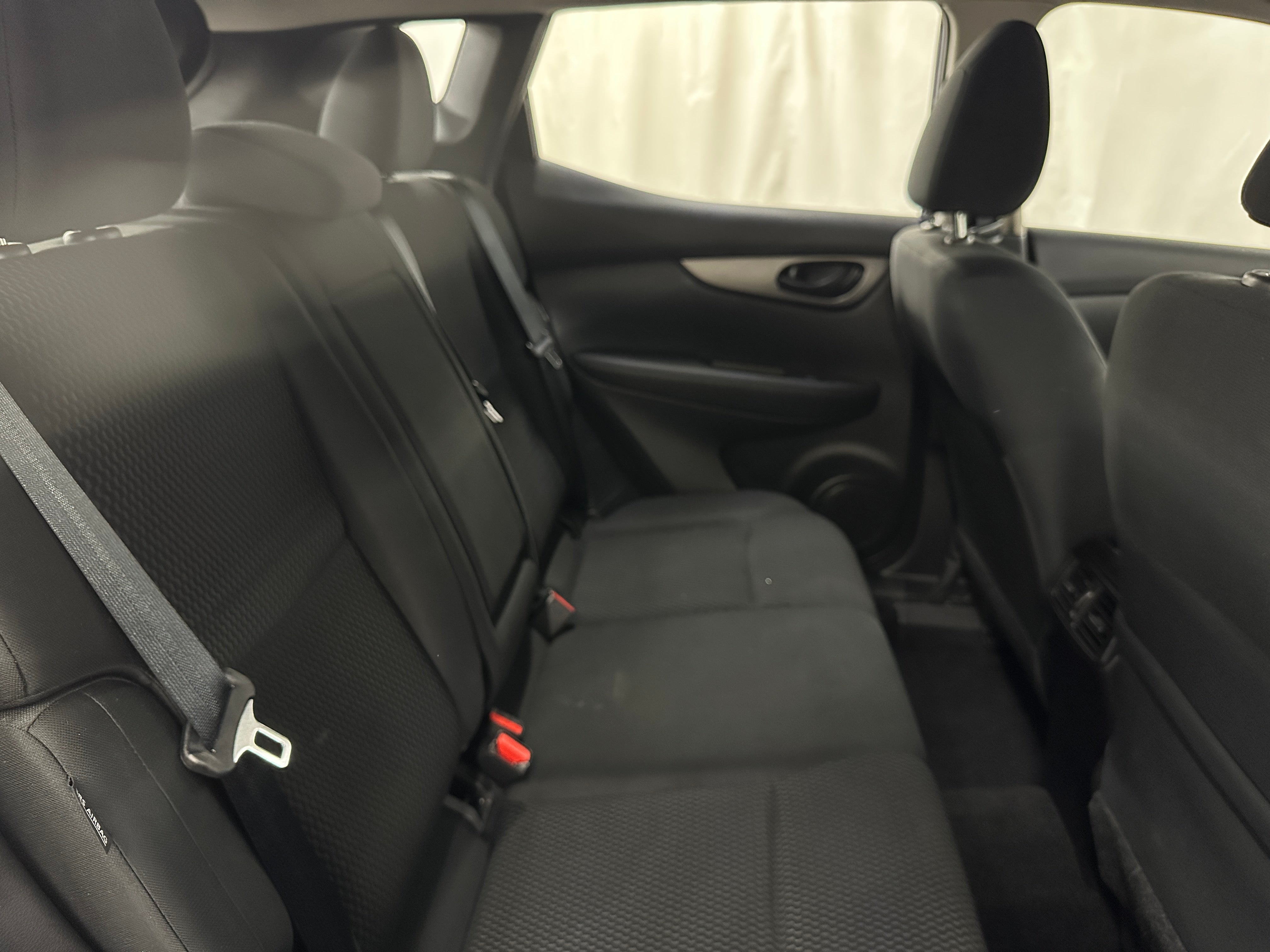 2022 Nissan Rogue Sport S 6