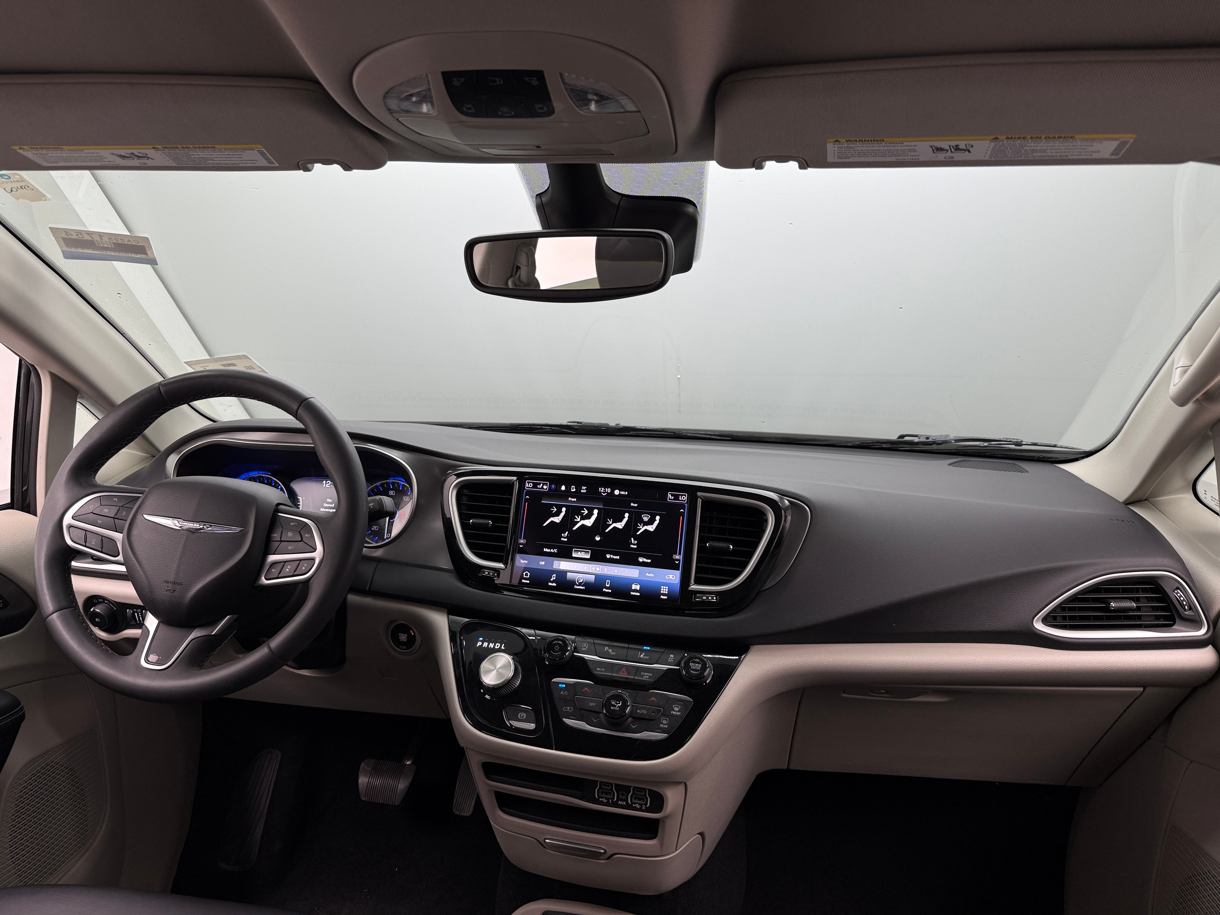 2023 Chrysler Pacifica Touring L 2