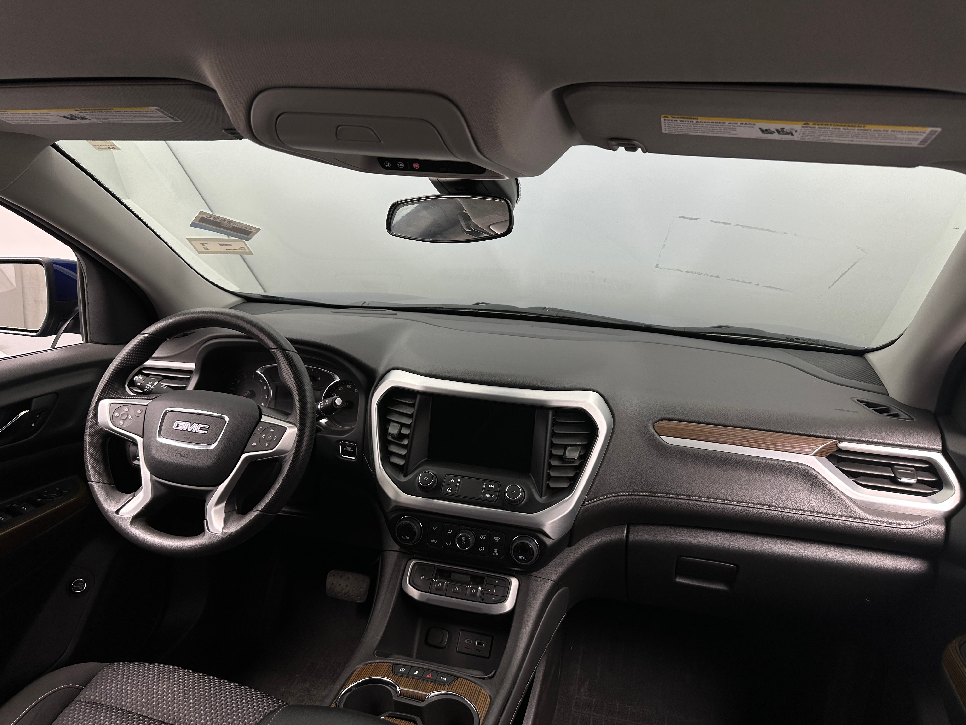 2023 GMC Acadia SLE 3