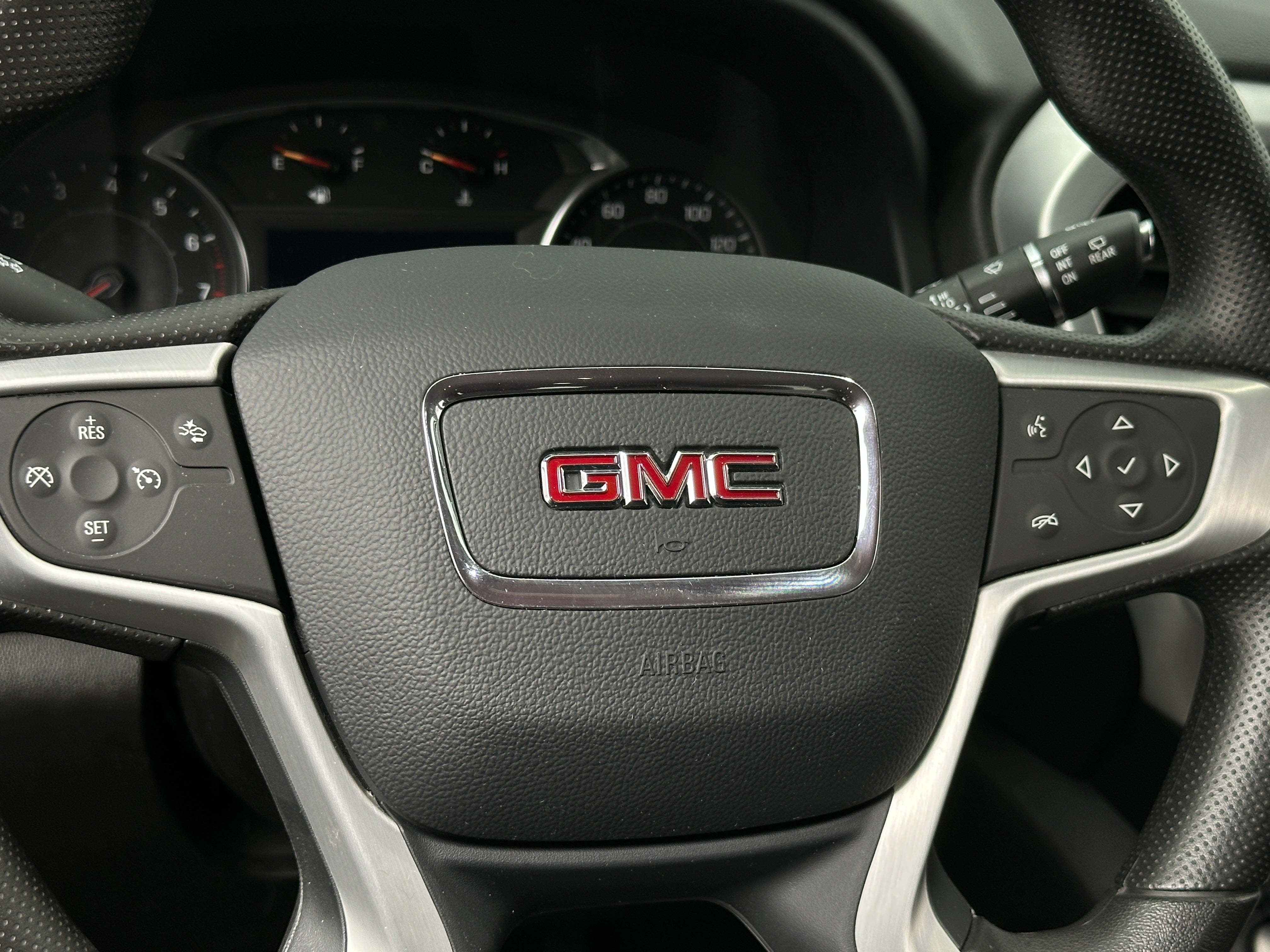 2023 GMC Acadia SLE 5