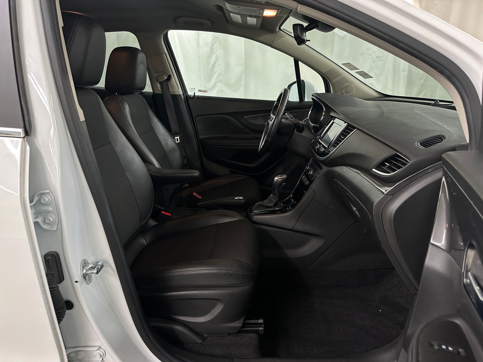 Thumbnail: 2022 Buick Encore - 2