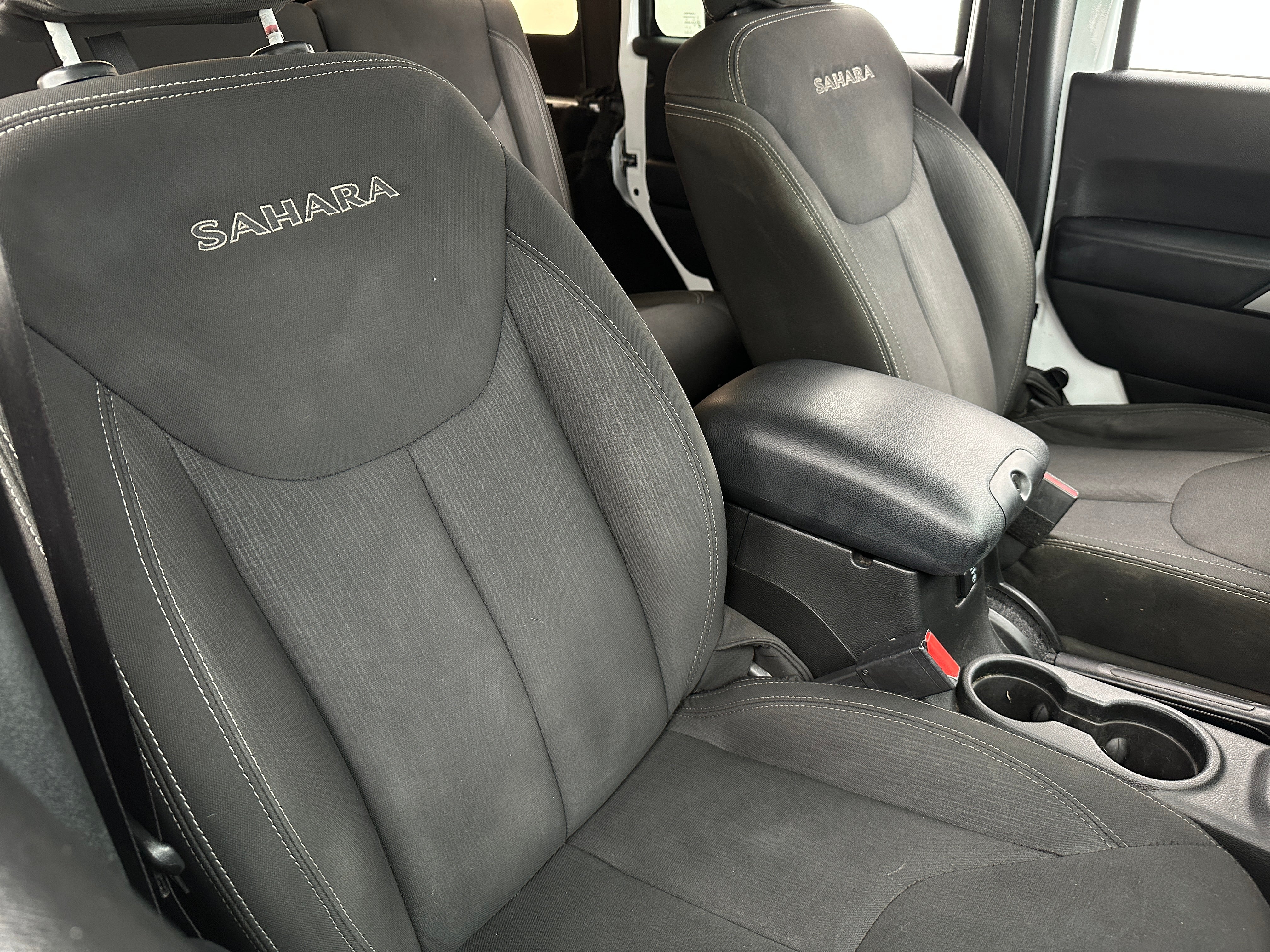 2016 Jeep Wrangler Unlimited Sahara 2