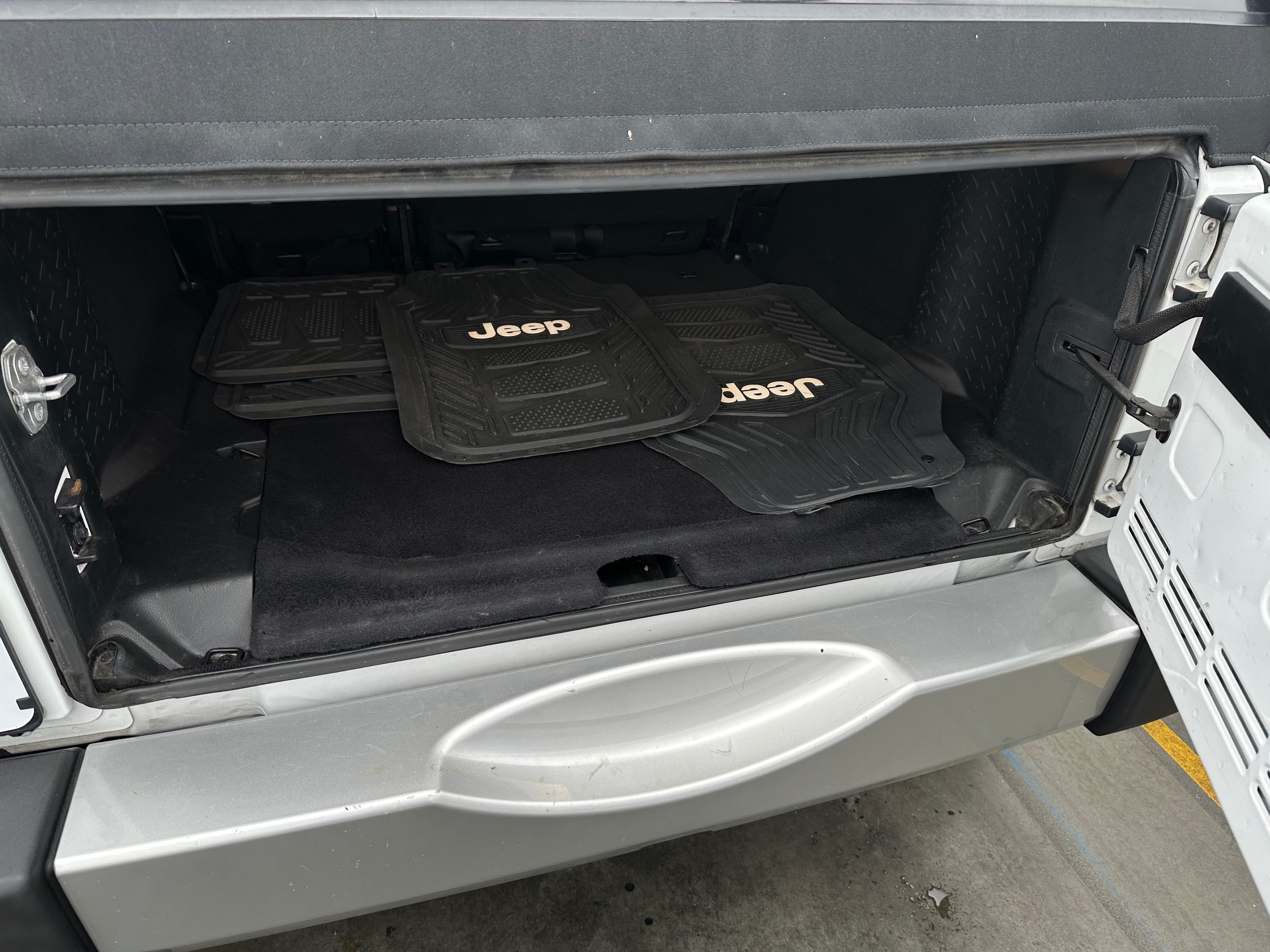 2016 Jeep Wrangler Unlimited Sahara 7