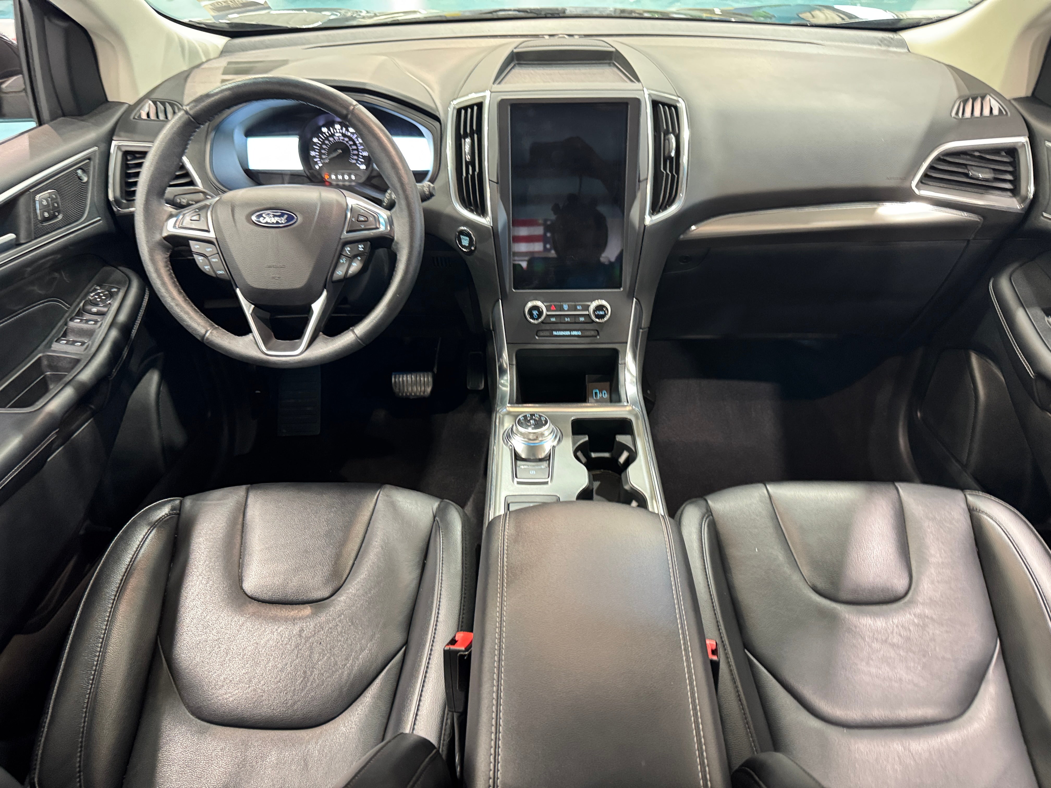 2022 Ford Edge Titanium 2