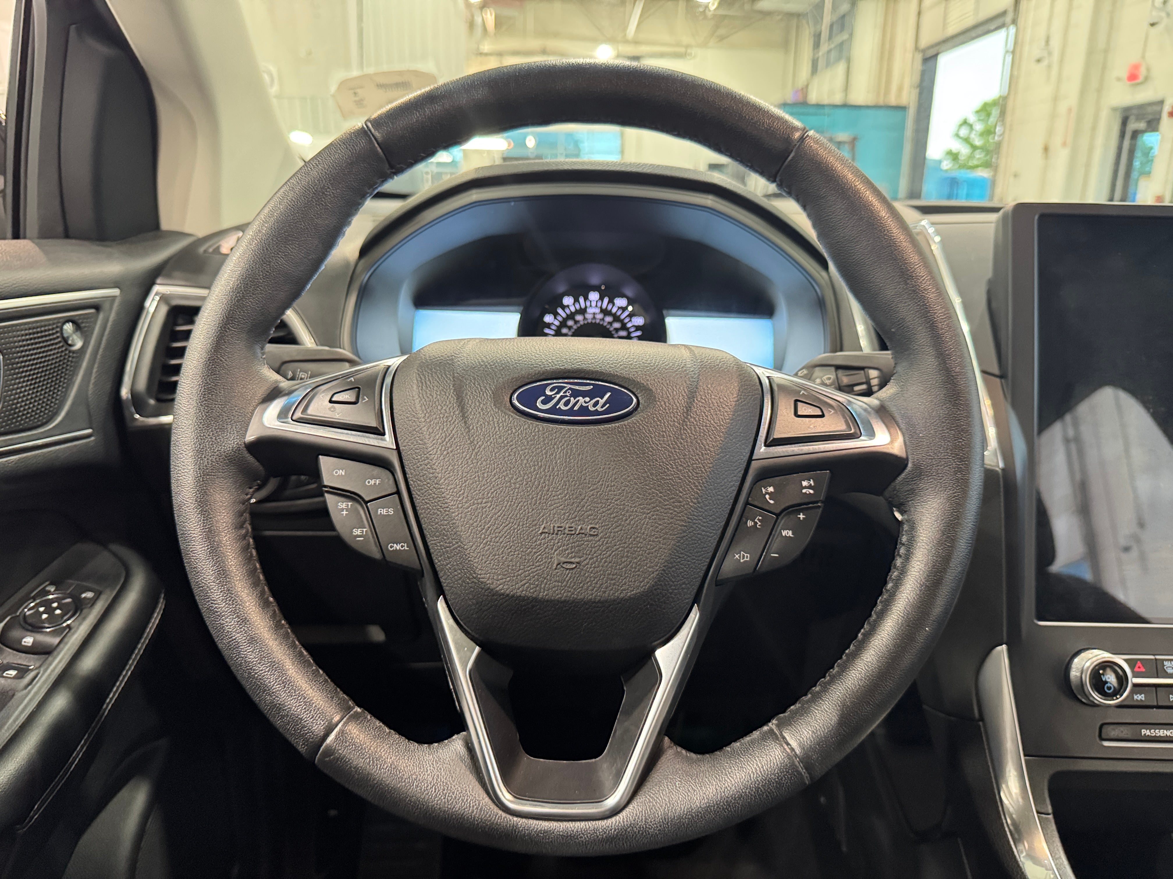 2022 Ford Edge Titanium 4