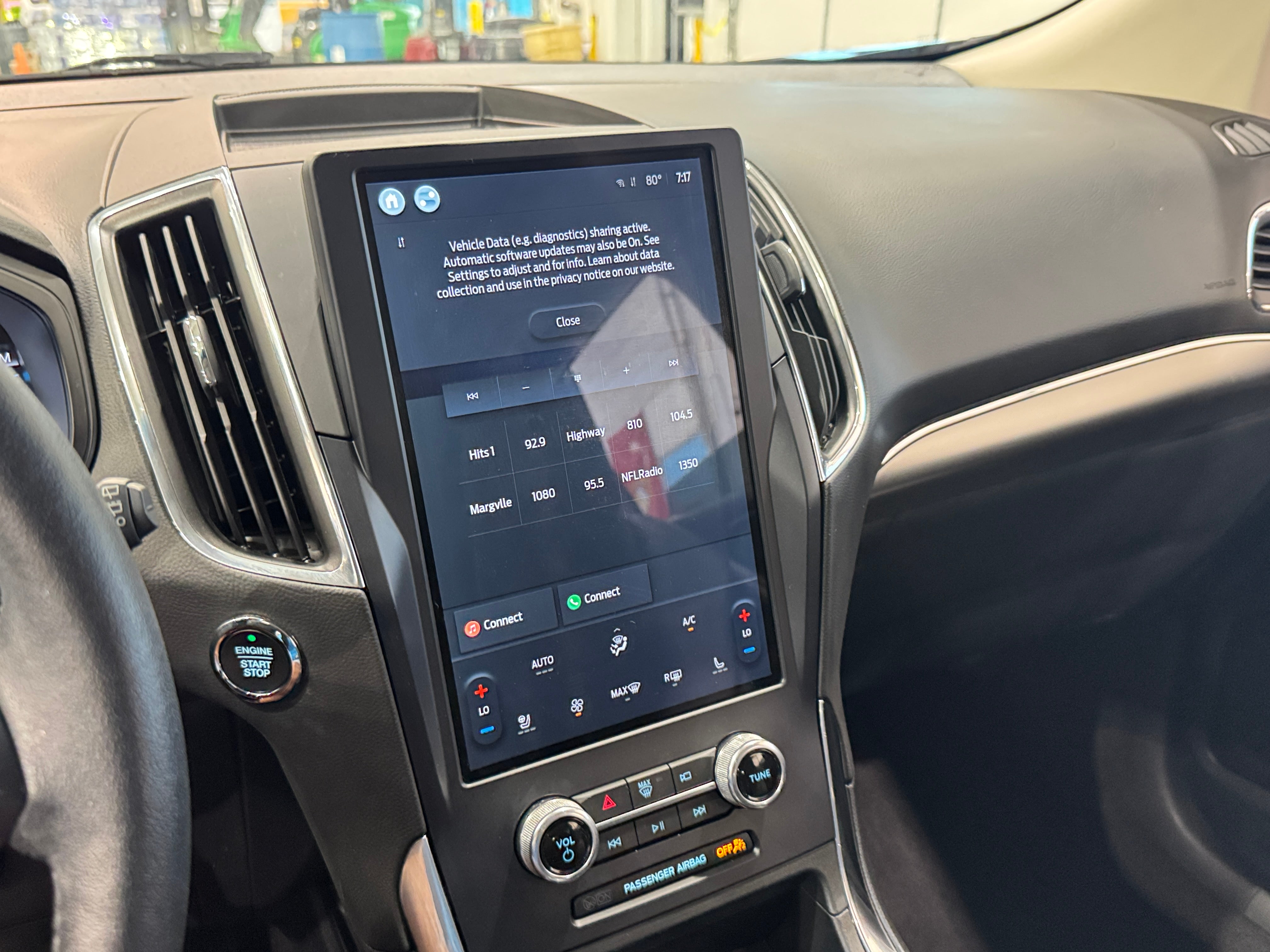 2022 Ford Edge Titanium 3