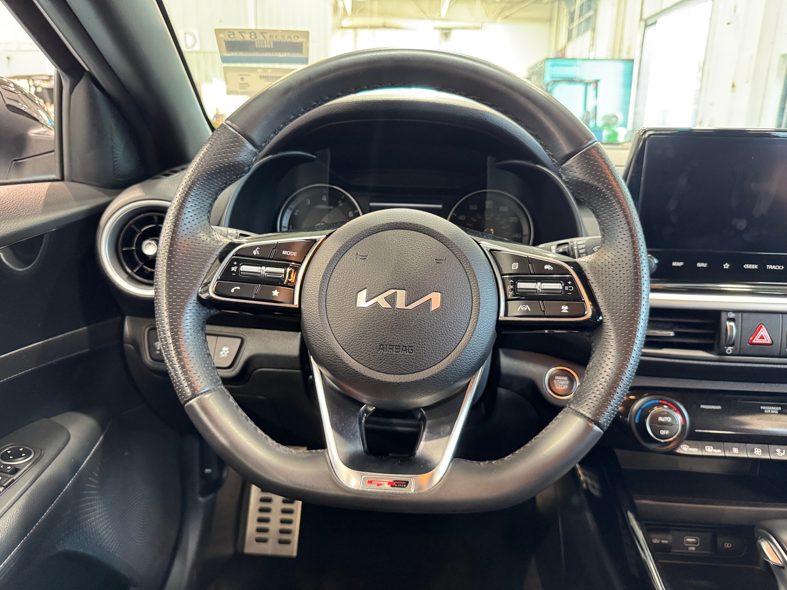Thumbnail: 2024 Kia Forte - 4