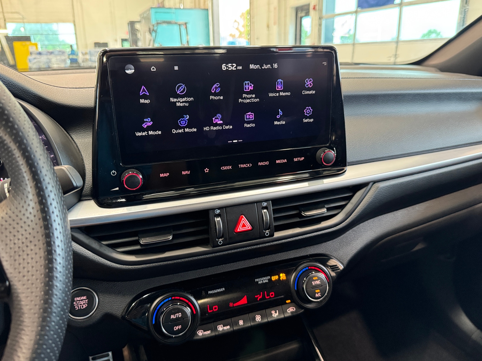 Thumbnail: 2024 Kia Forte - 3