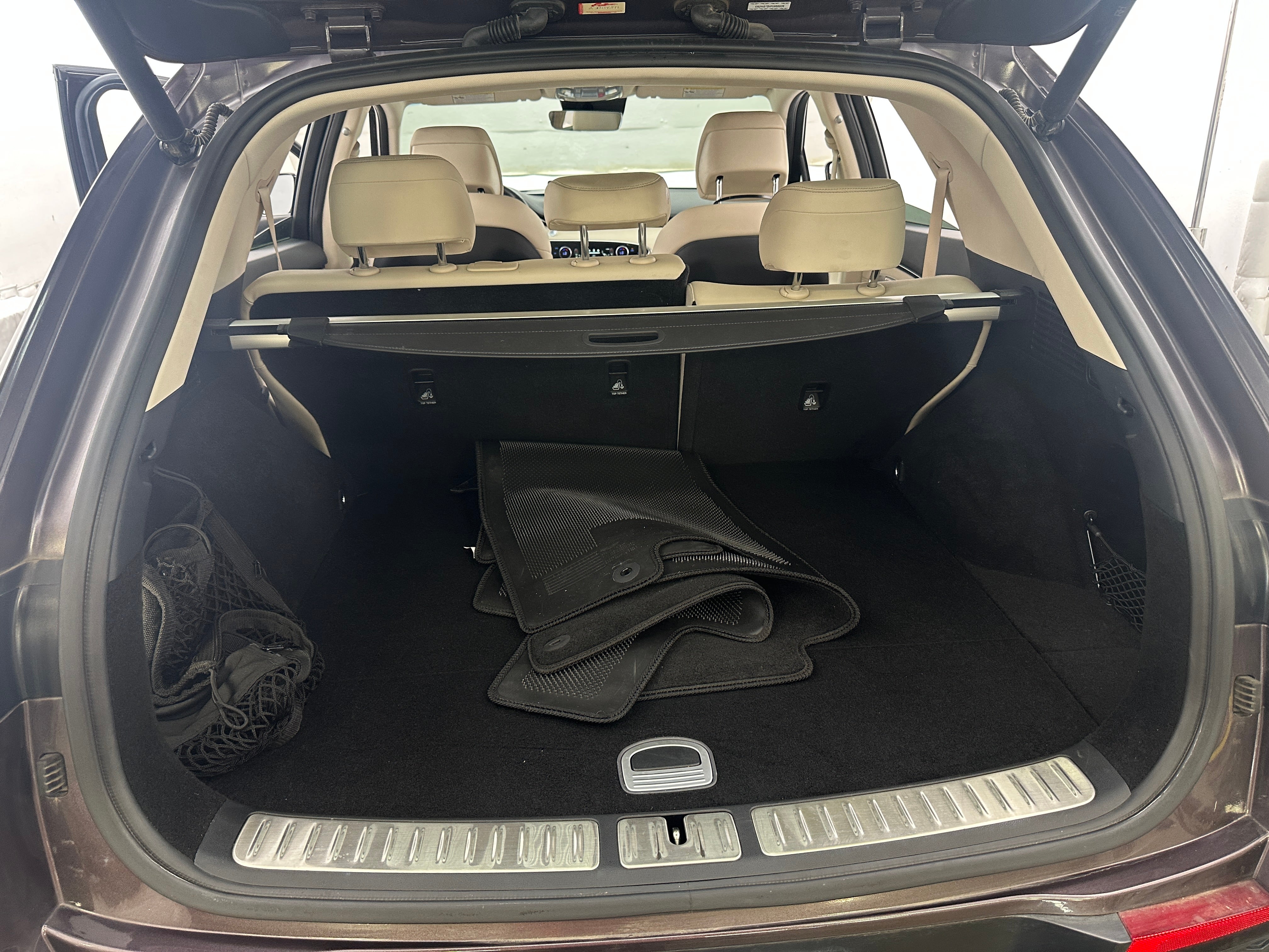 2023 Genesis GV70 Standard 6