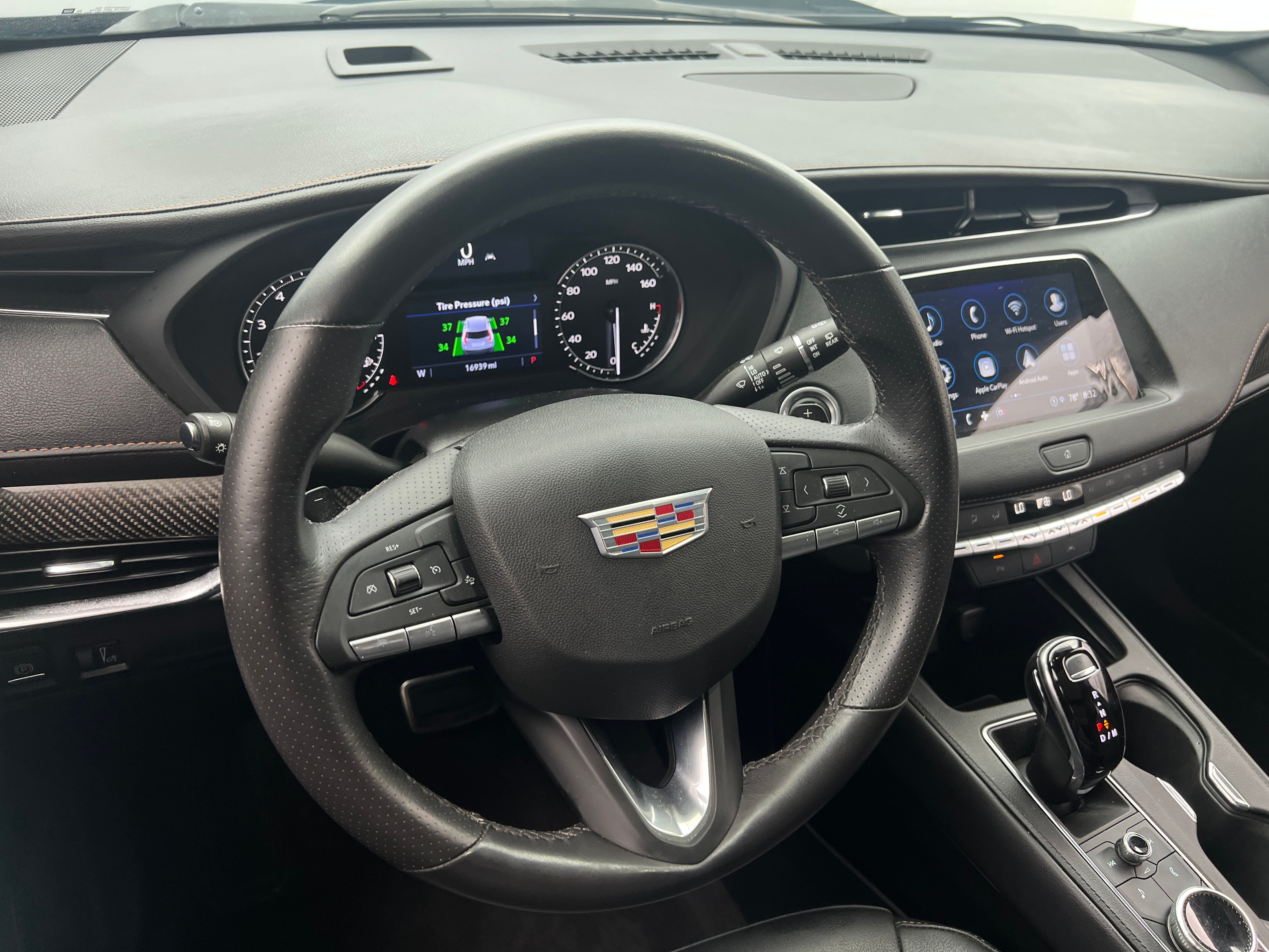 2023 Cadillac XT4 Sport 4