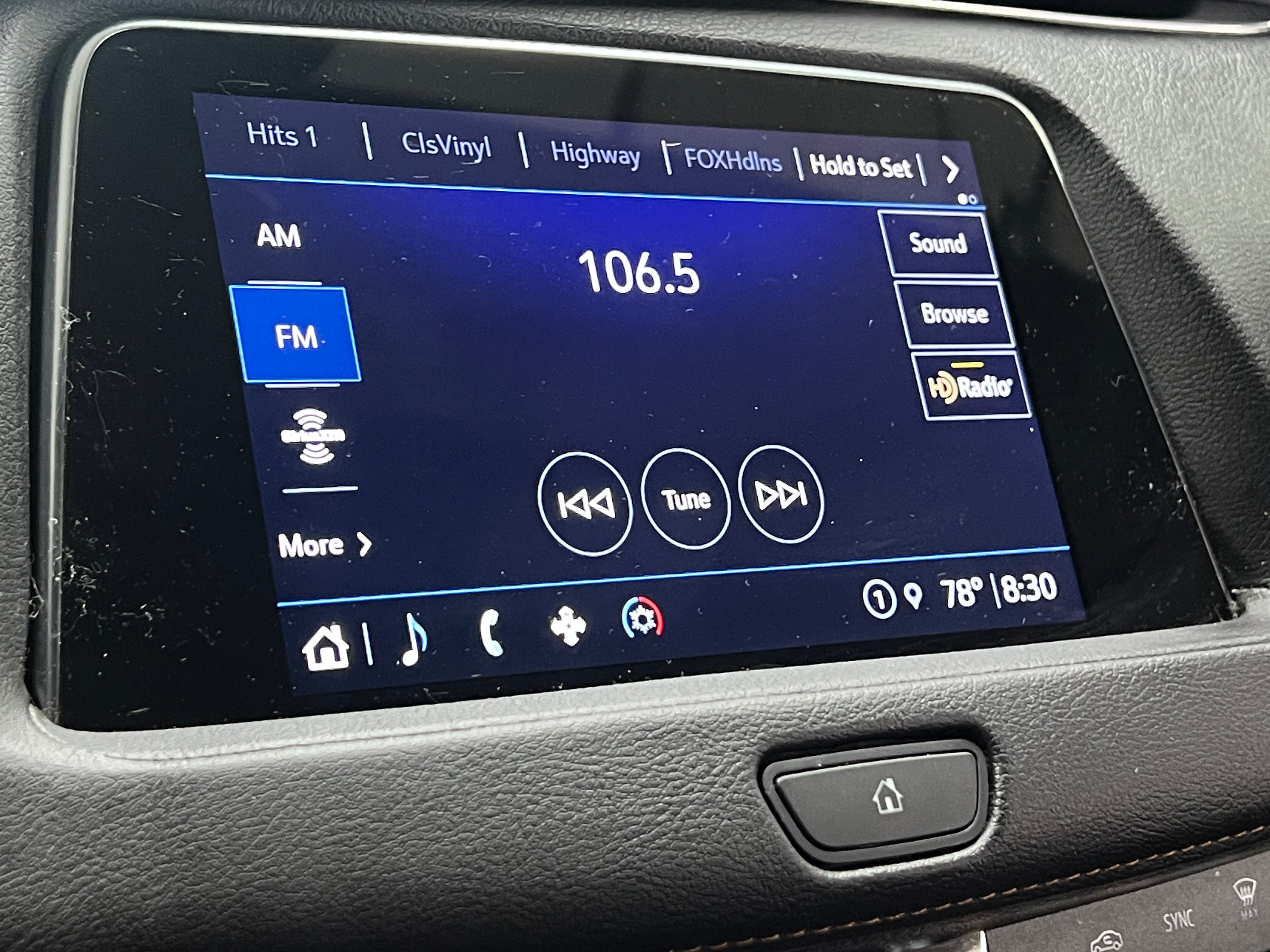 2023 Cadillac XT4 Sport 3