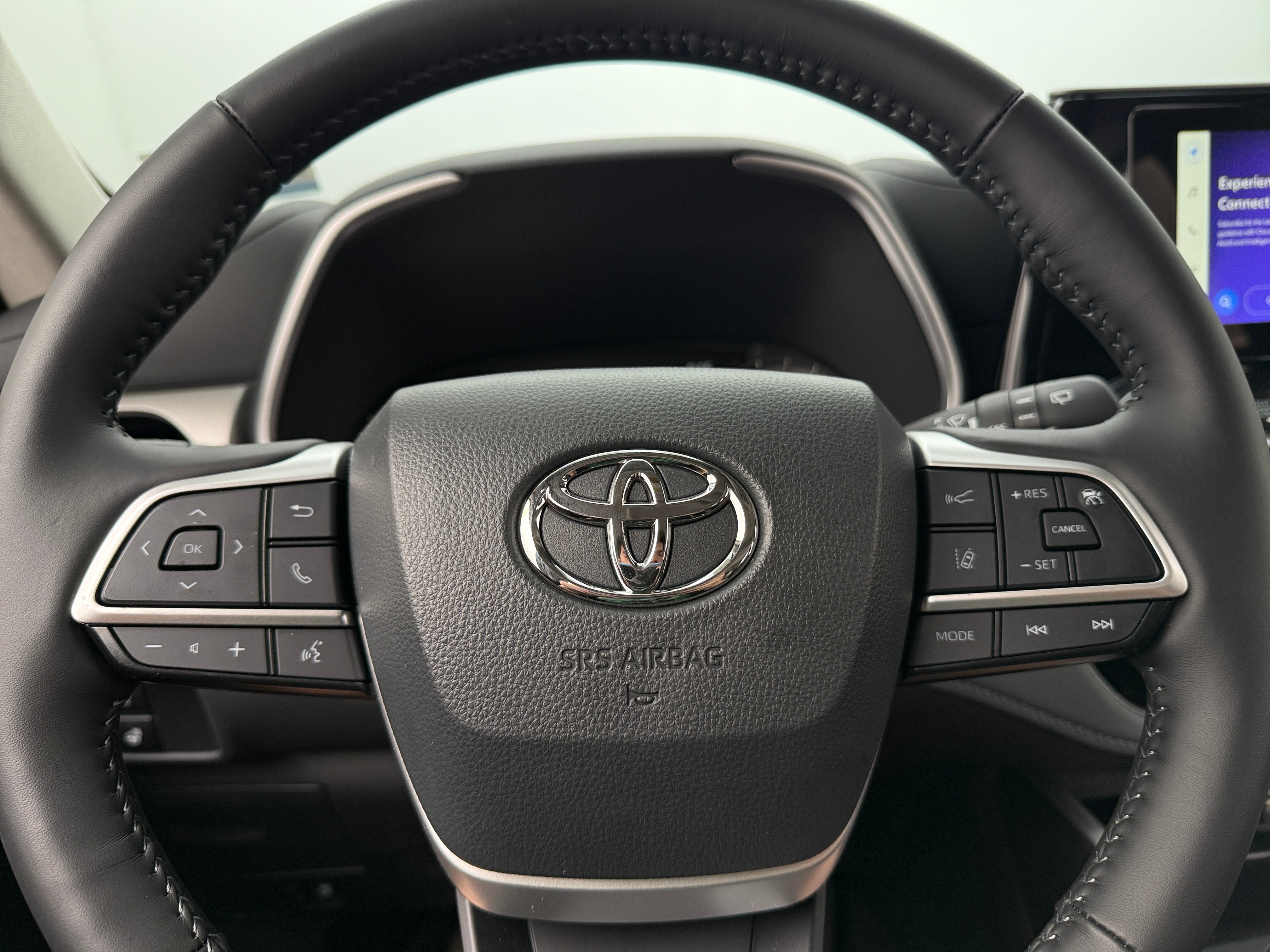 Thumbnail: 2024 Toyota Highlander - 4