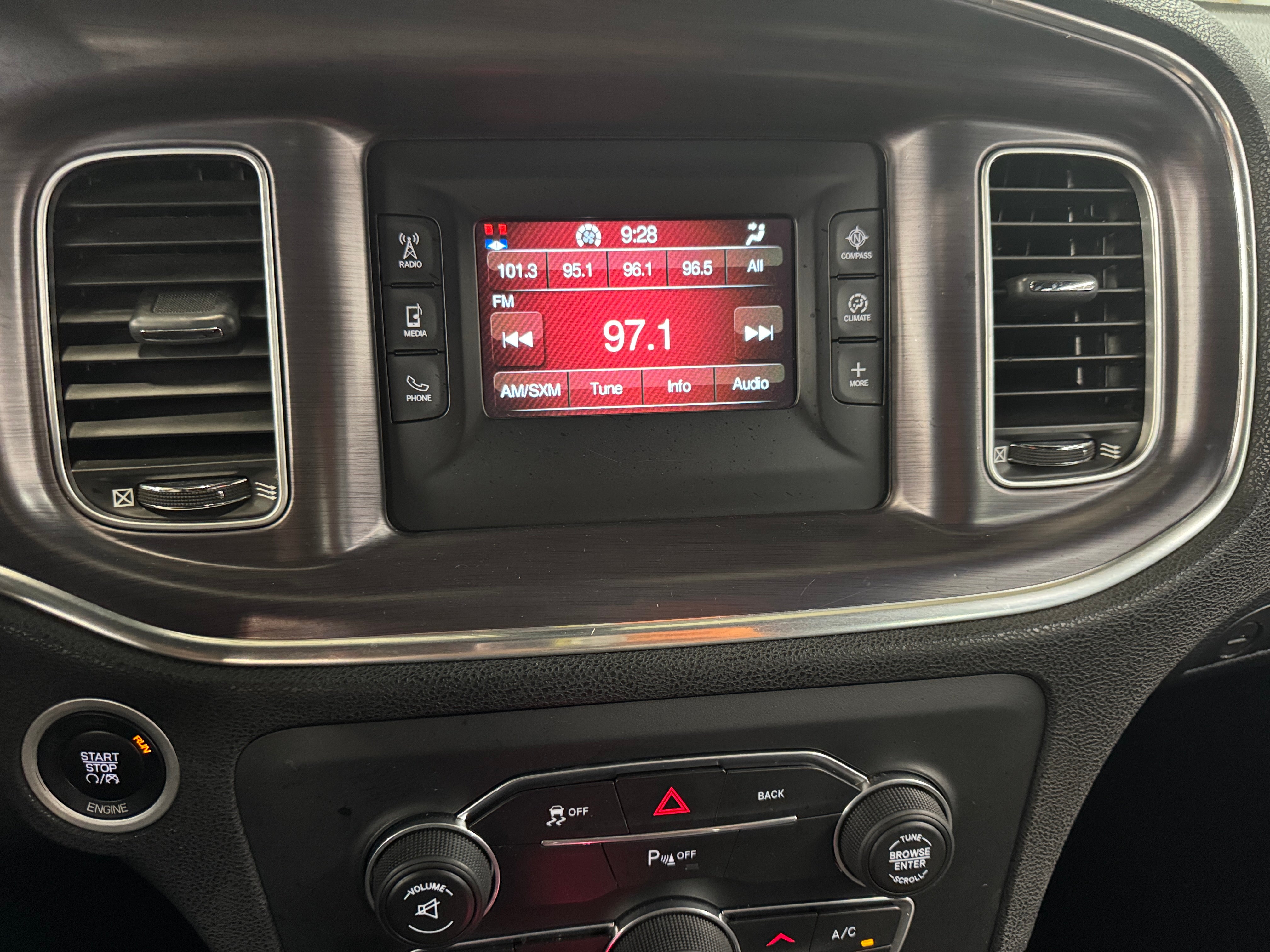 2015 Dodge Charger SE 4