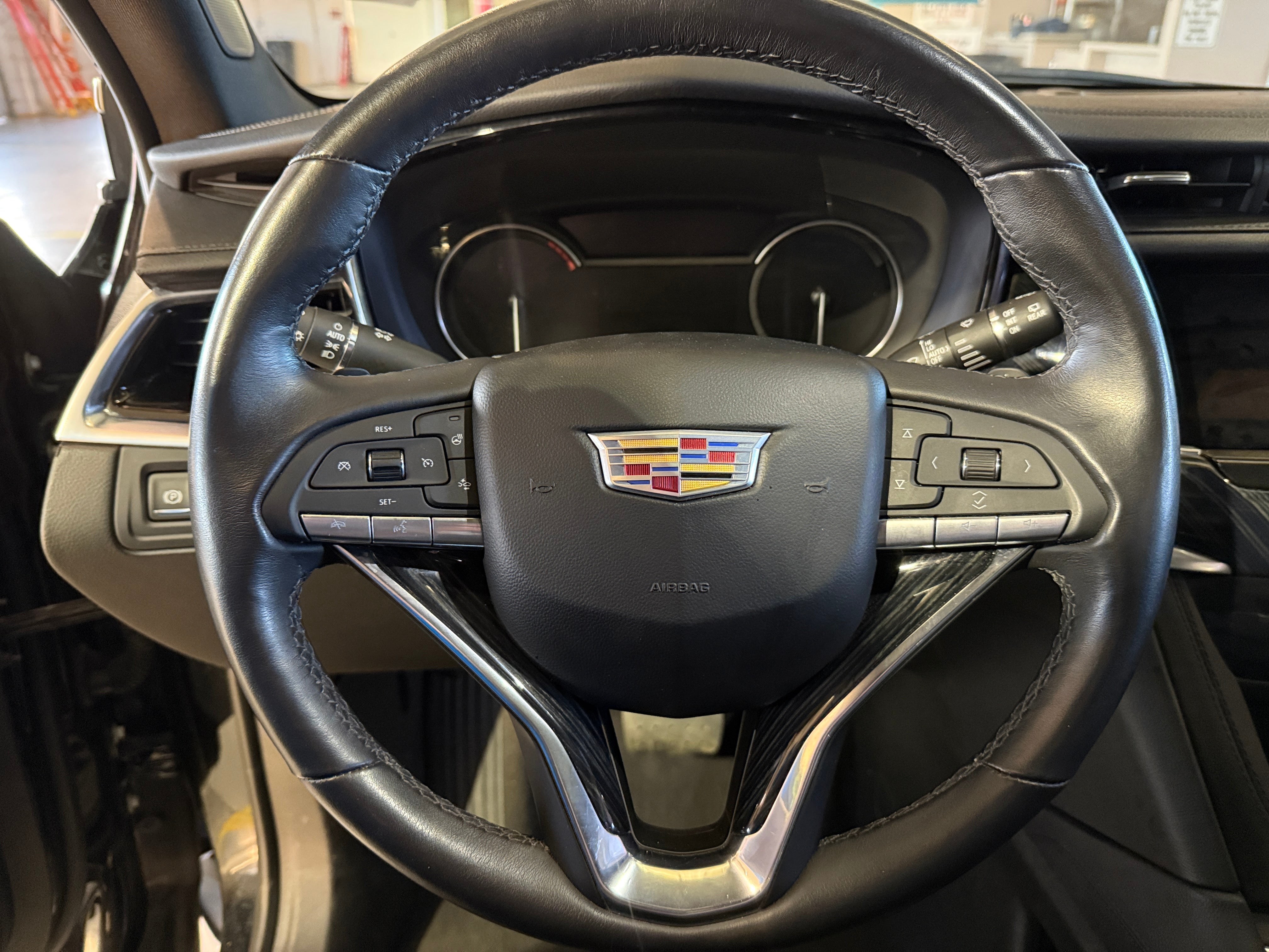 2024 Cadillac XT6 Premium Luxury 4