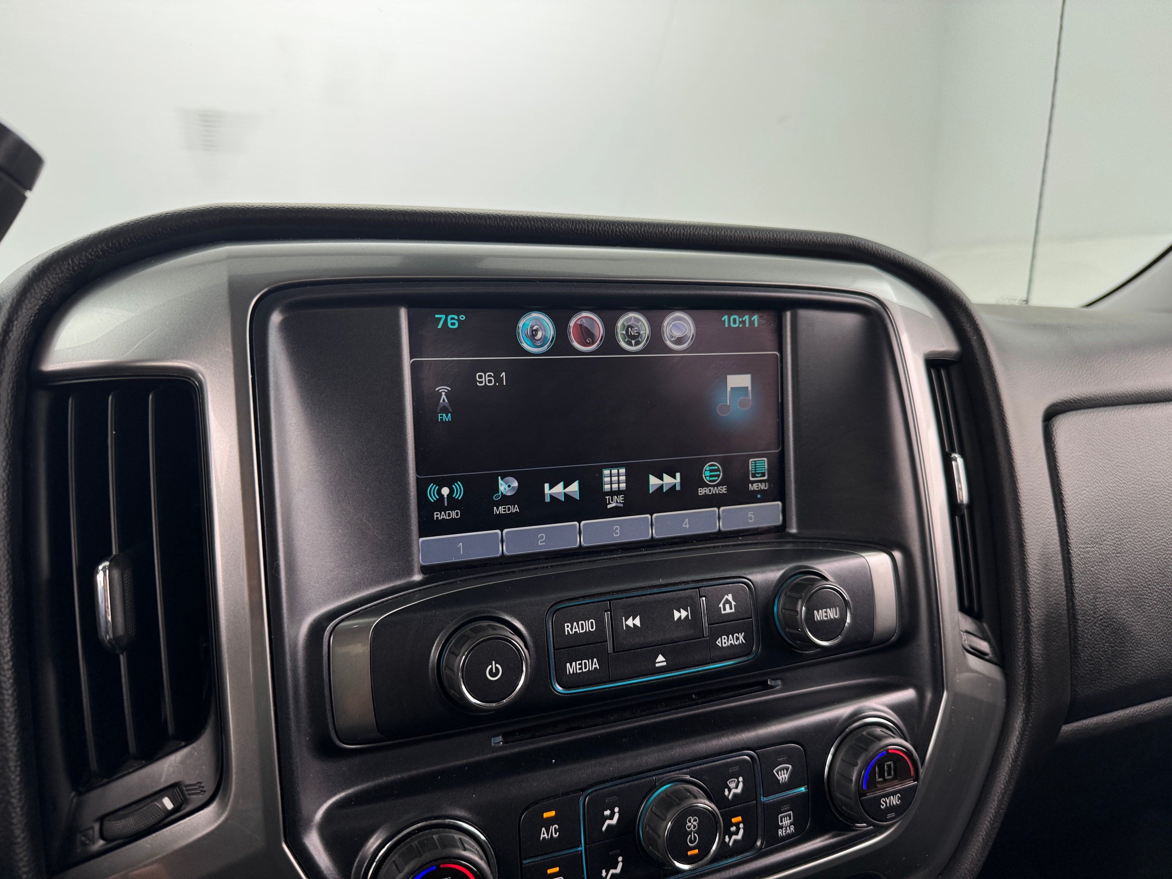 Thumbnail: 2016 Chevrolet Silverado 1500 - 4