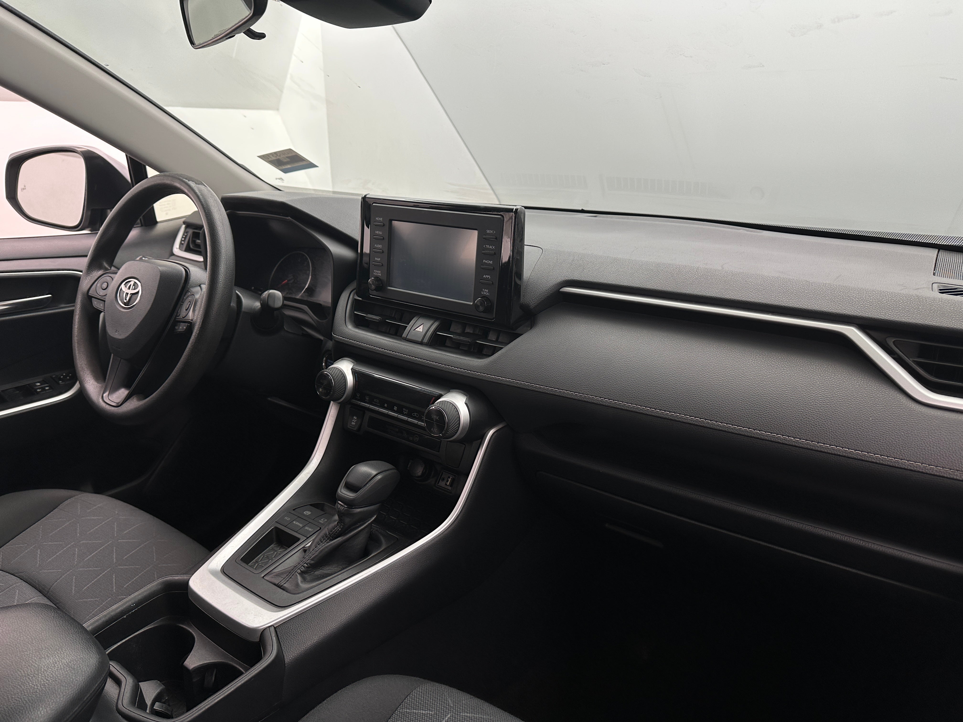 2019 Toyota RAV4 XLE 3