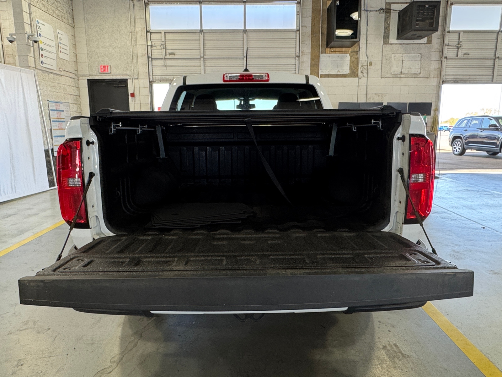 Thumbnail: 2022 Chevrolet Colorado - 7