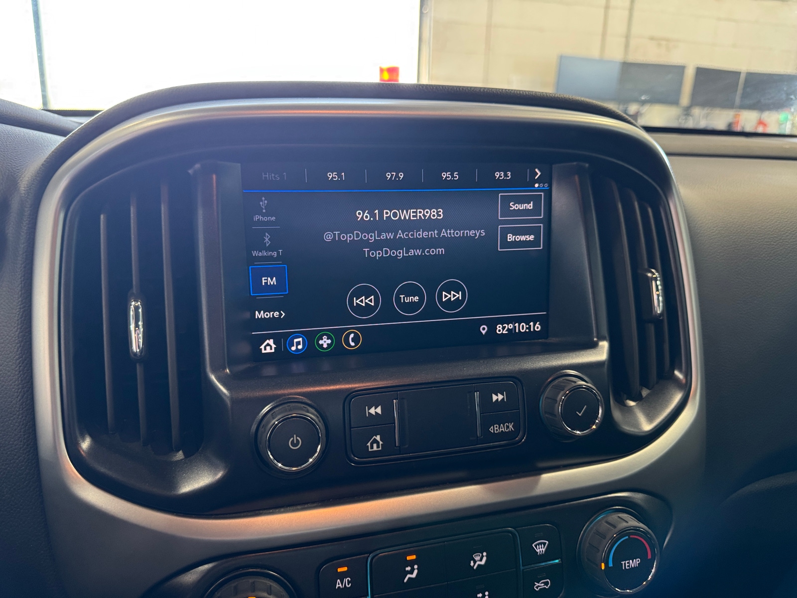 Thumbnail: 2022 Chevrolet Colorado - 4