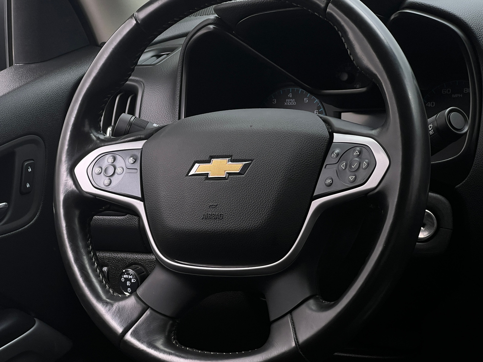 Thumbnail: 2022 Chevrolet Colorado - 5