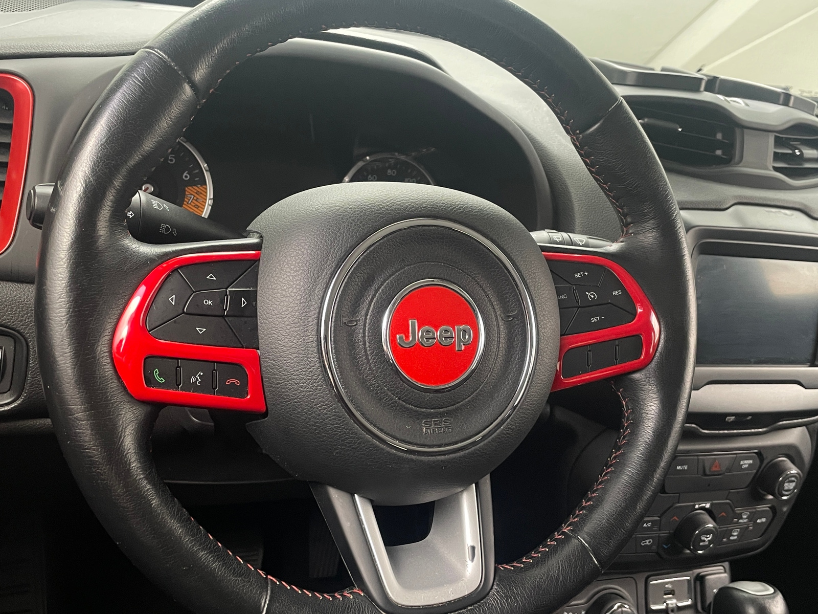 Thumbnail: 2019 Jeep Renegade - 5