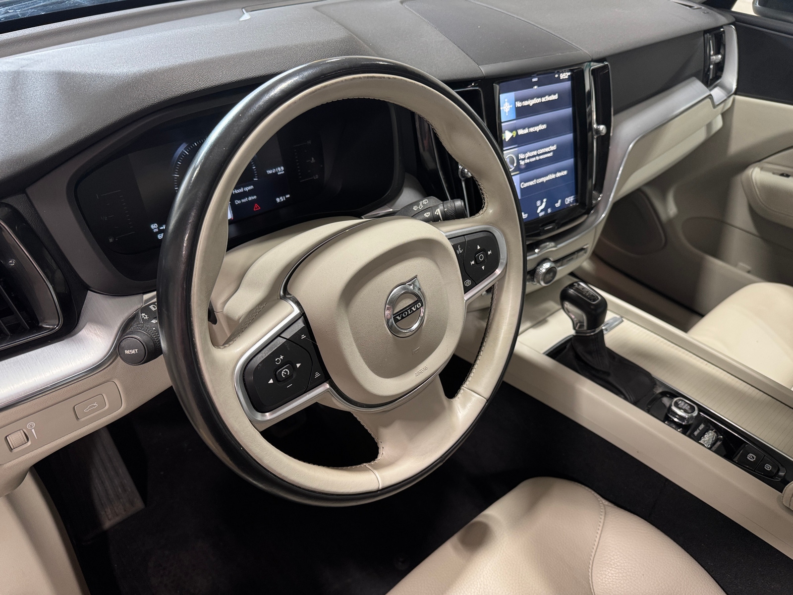 Thumbnail: 2018 Volvo XC60 - 2