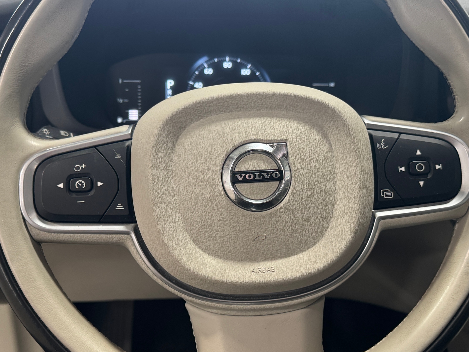 Thumbnail: 2018 Volvo XC60 - 4