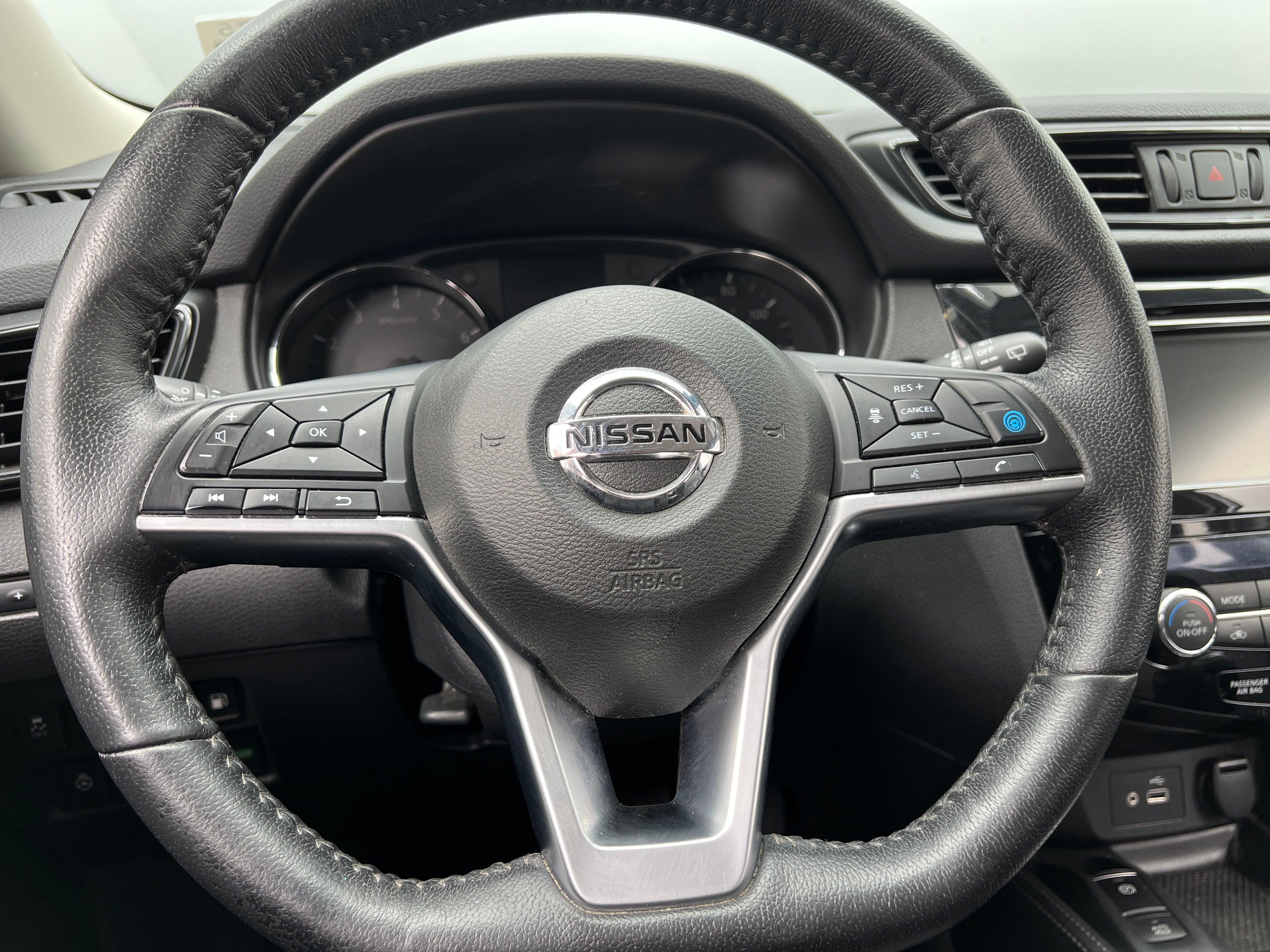 2020 Nissan Rogue SL 4