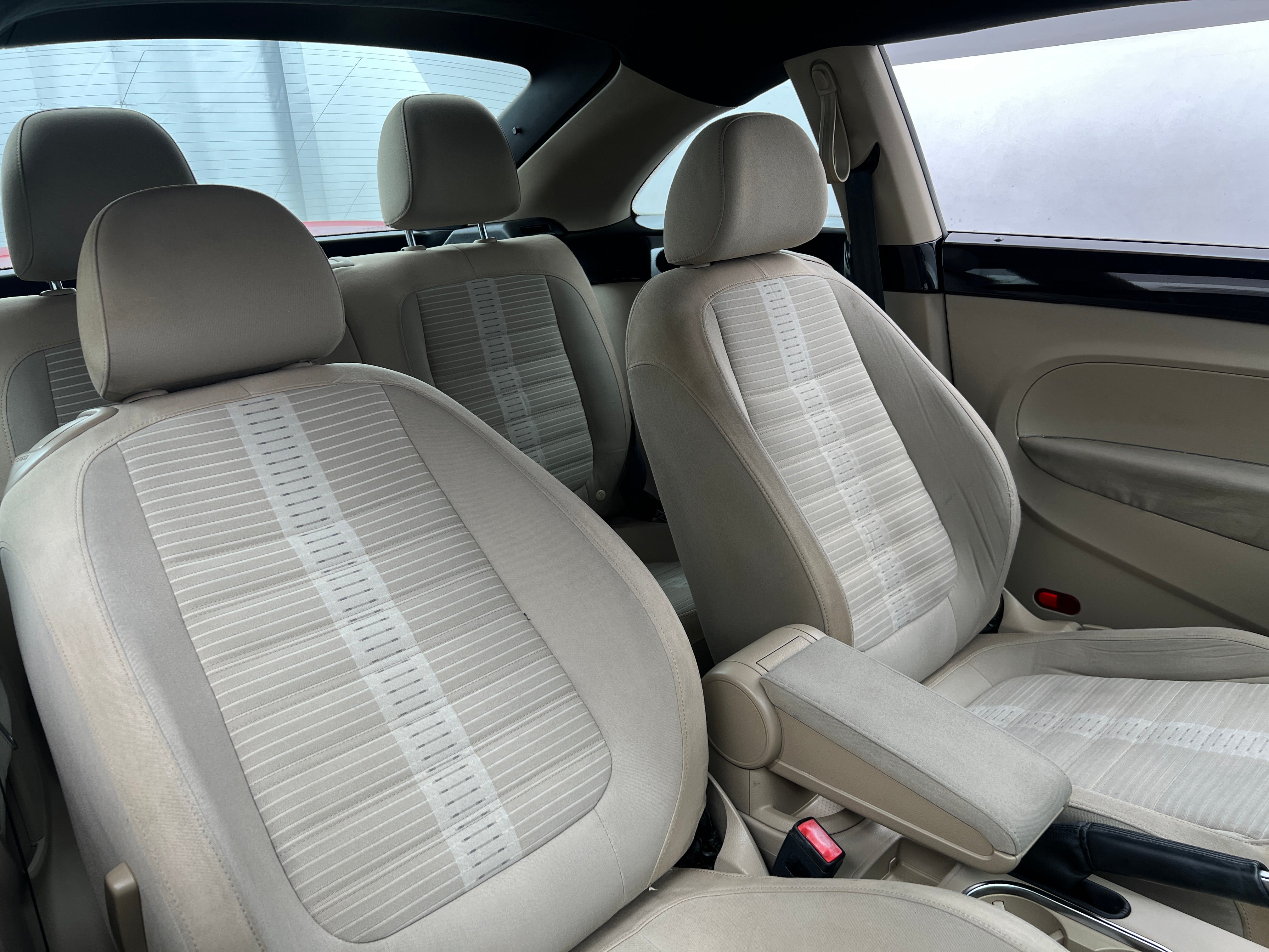 2013 Volkswagen Beetle  2