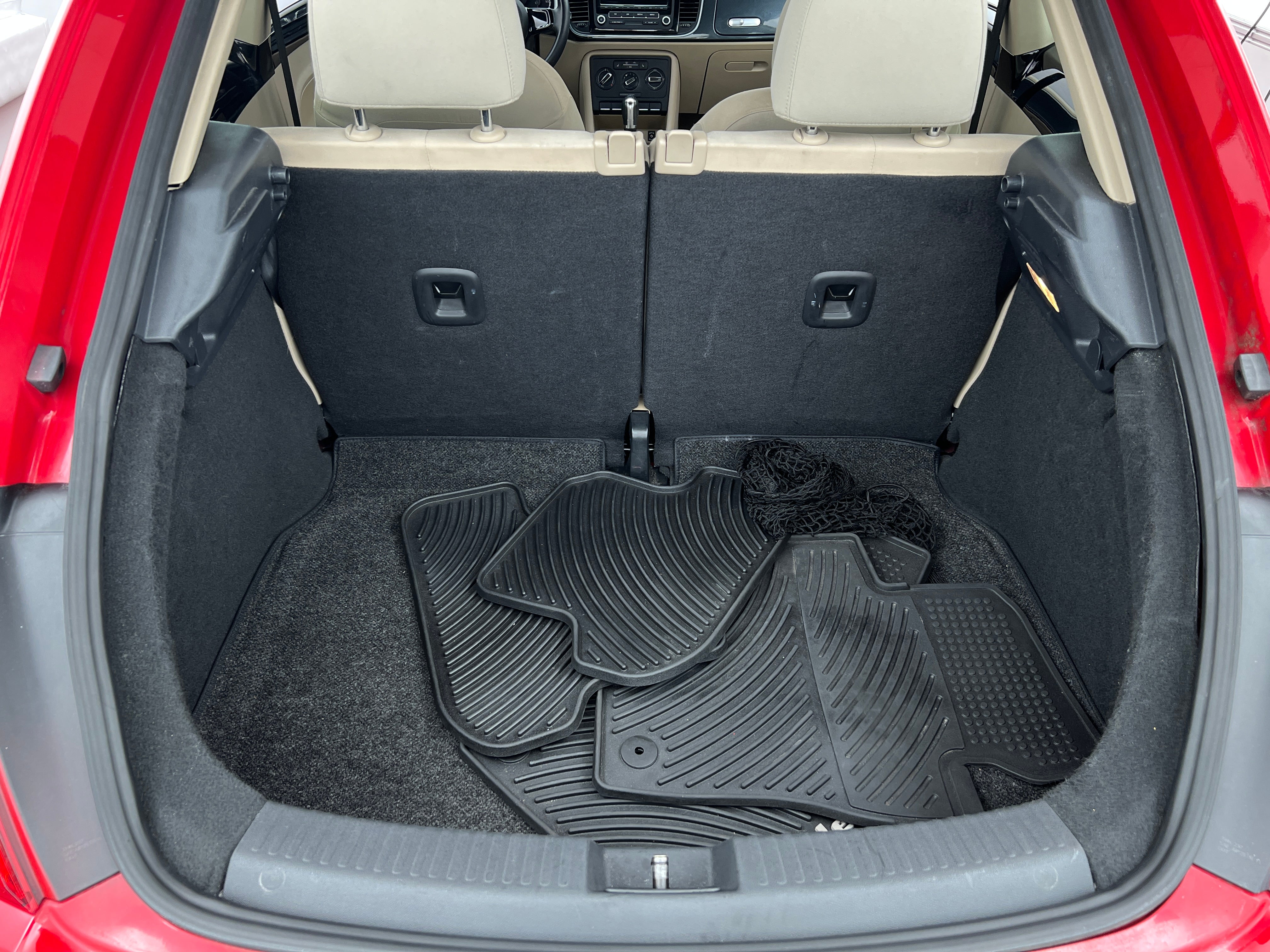 2013 Volkswagen Beetle  7