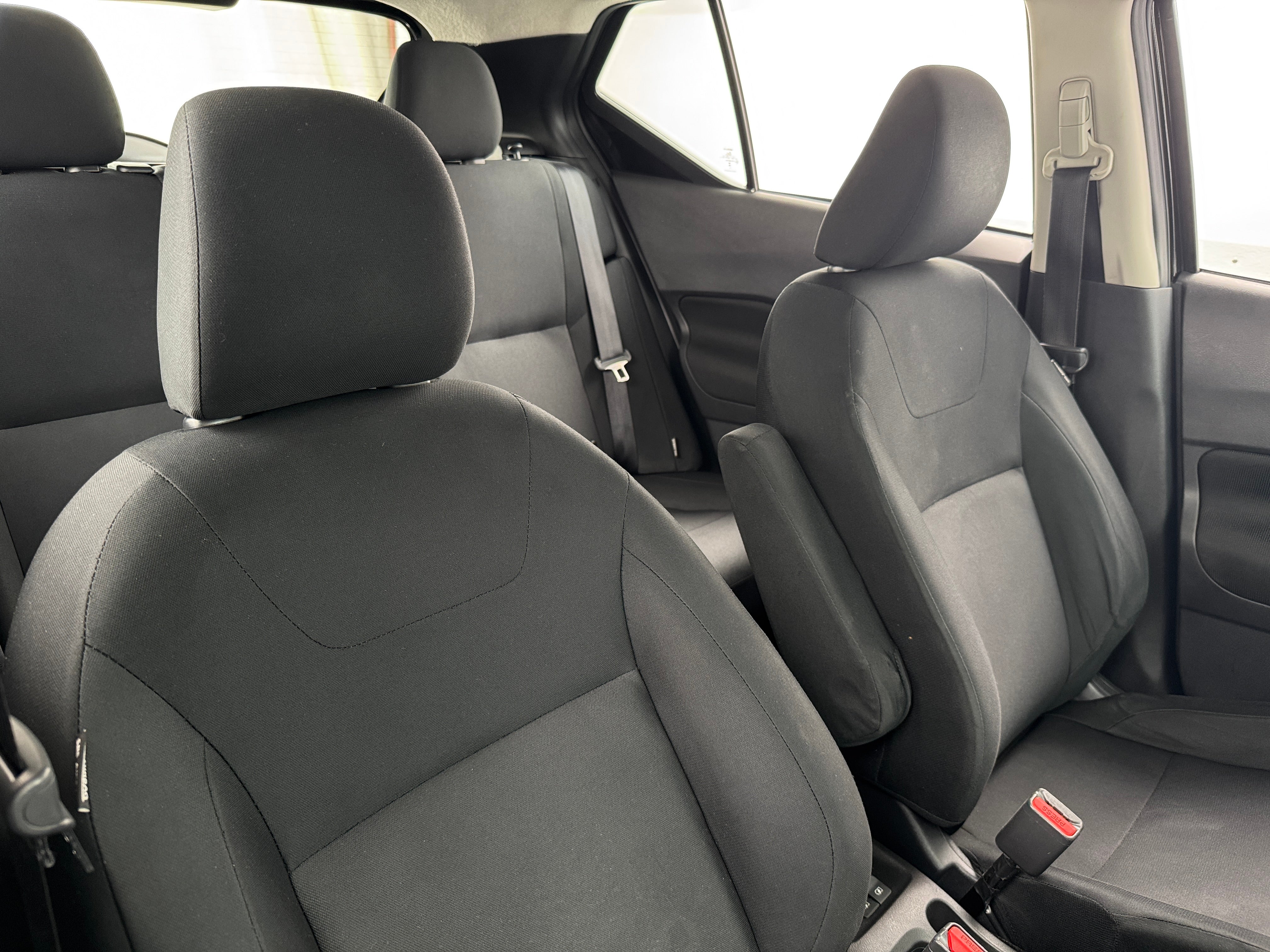 2023 Nissan Kicks S 2