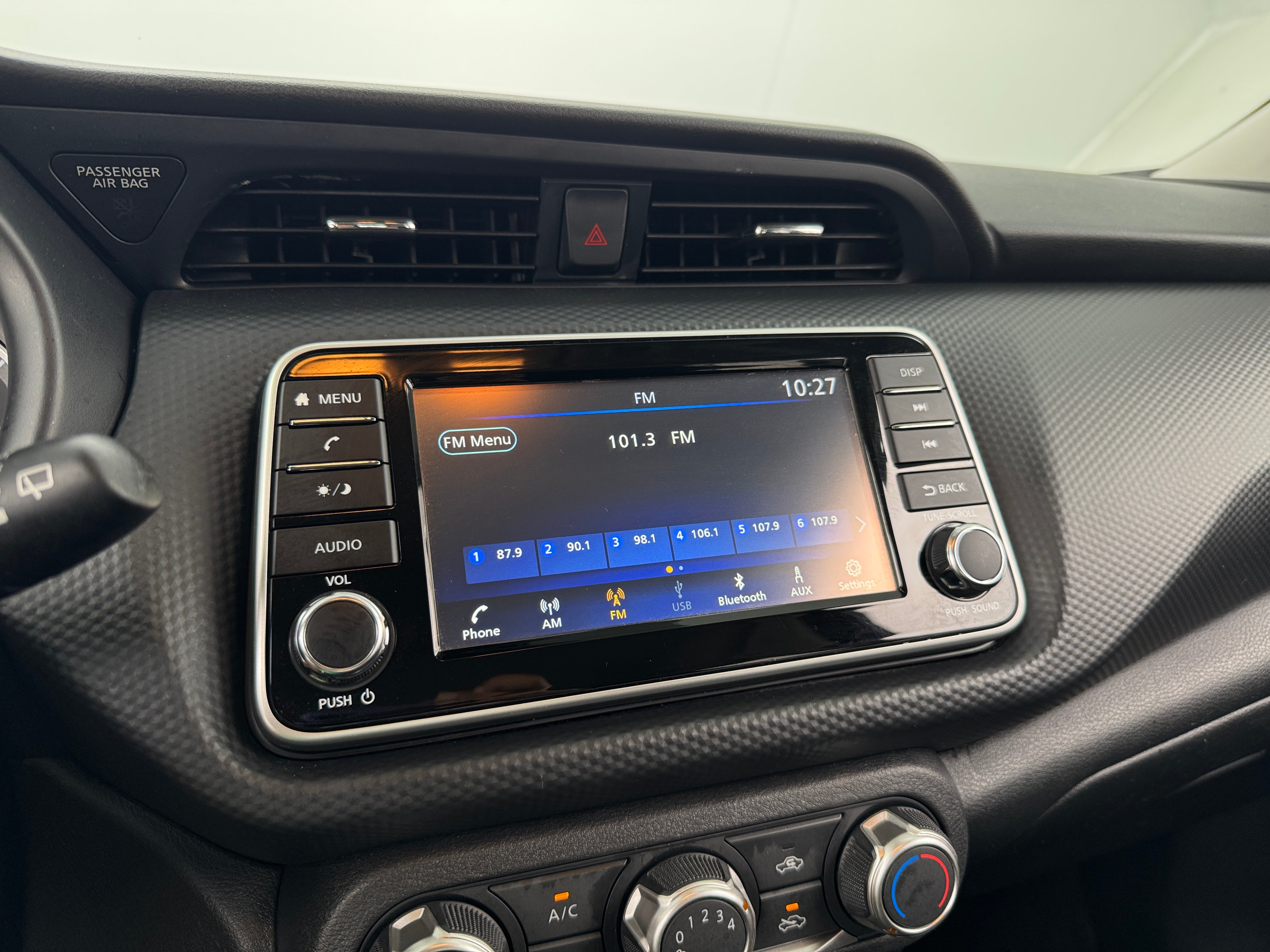 2023 Nissan Kicks S 4