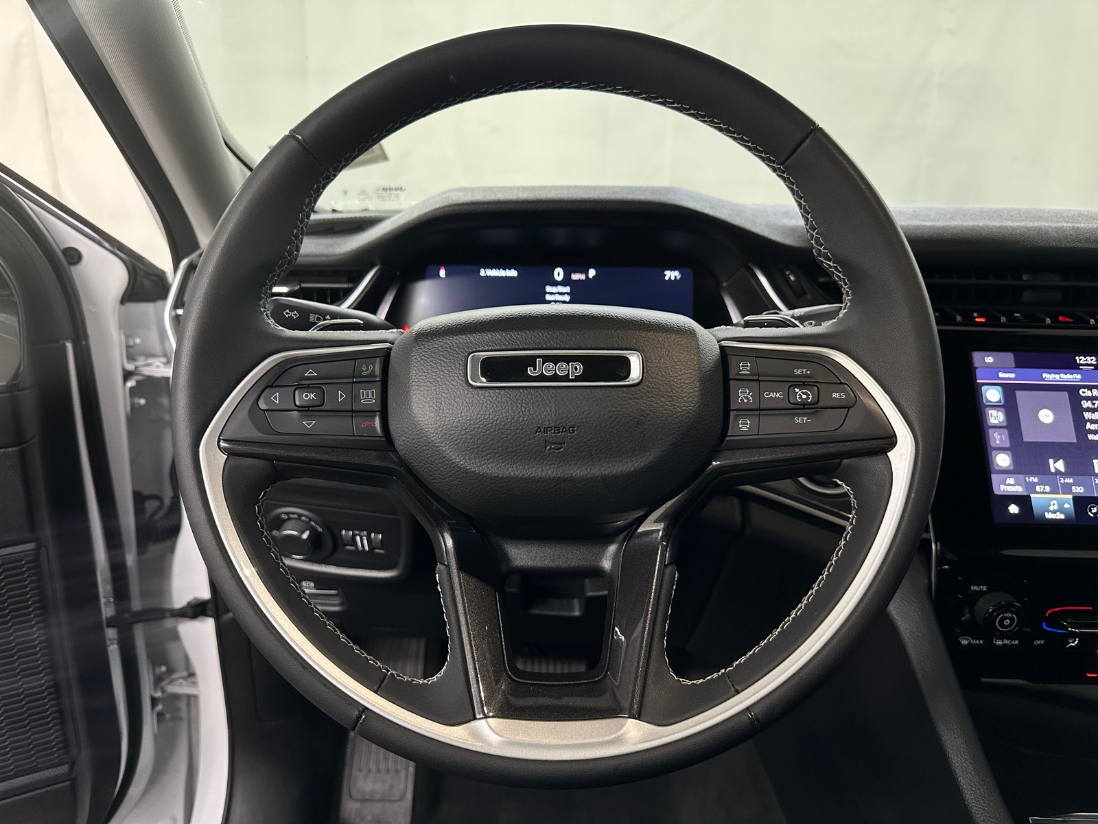Thumbnail: 2023 Jeep Grand Cherokee - 5