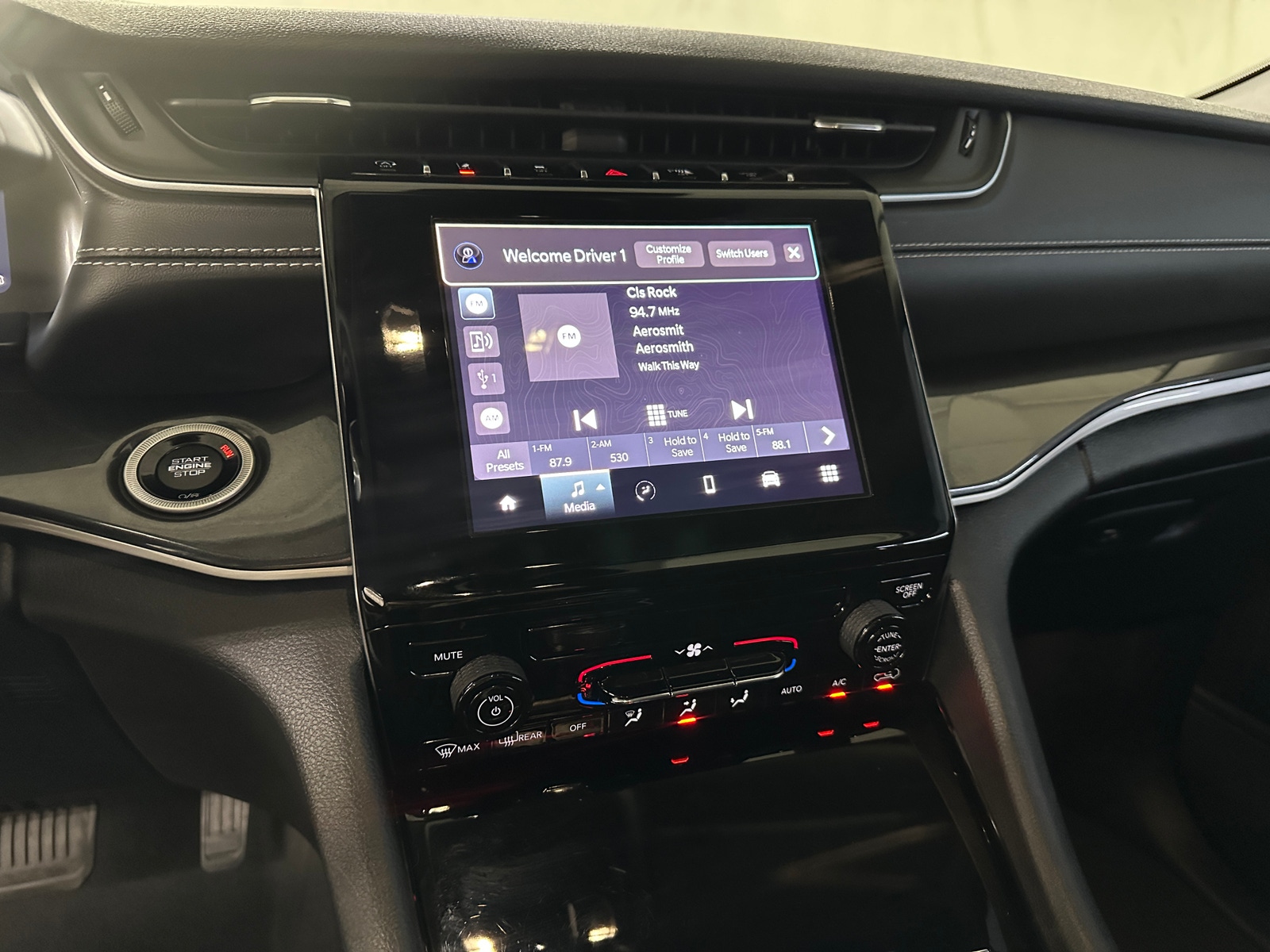 Thumbnail: 2023 Jeep Grand Cherokee - 4