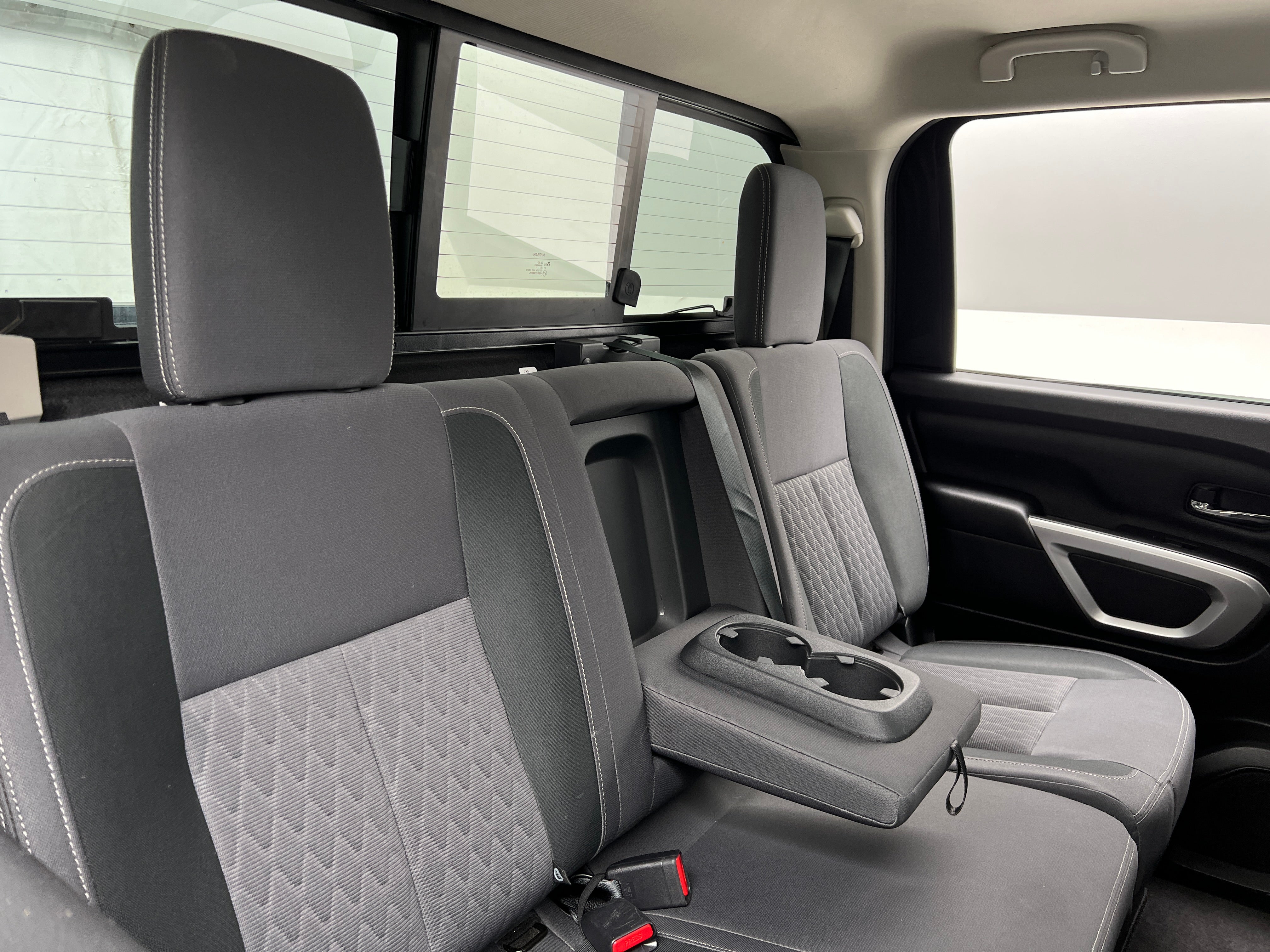 2021 Nissan Titan SV 6