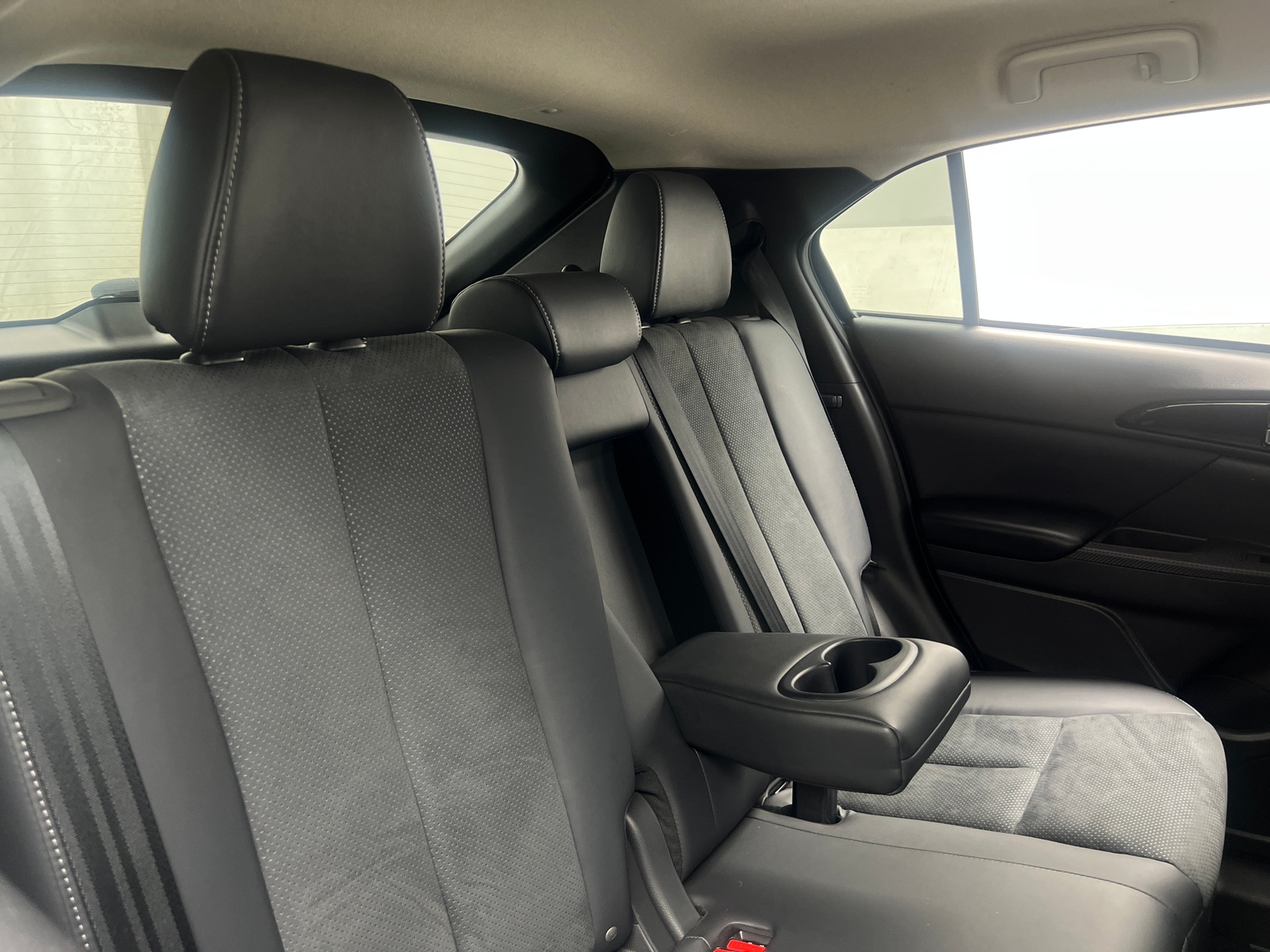 Thumbnail: 2023 Mitsubishi Eclipse Cross - 6