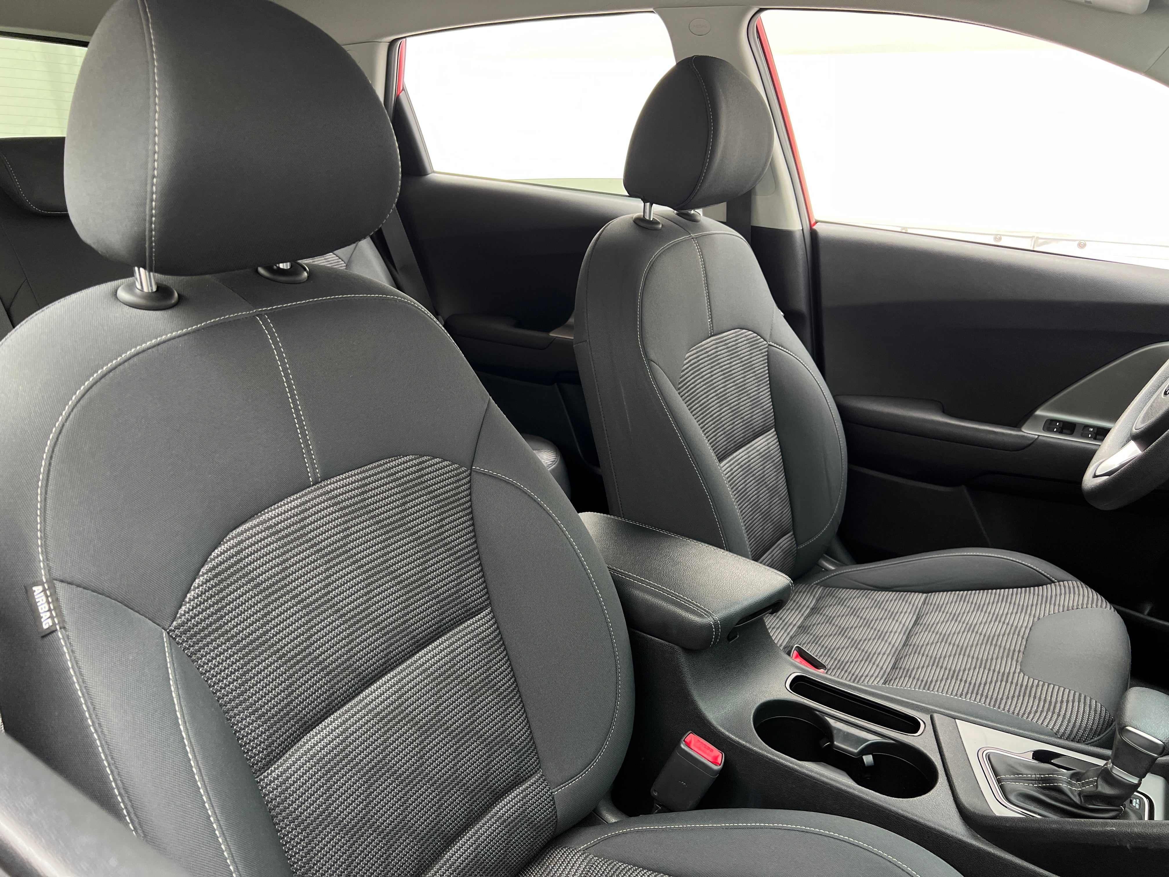 2020 Kia Niro LX 2