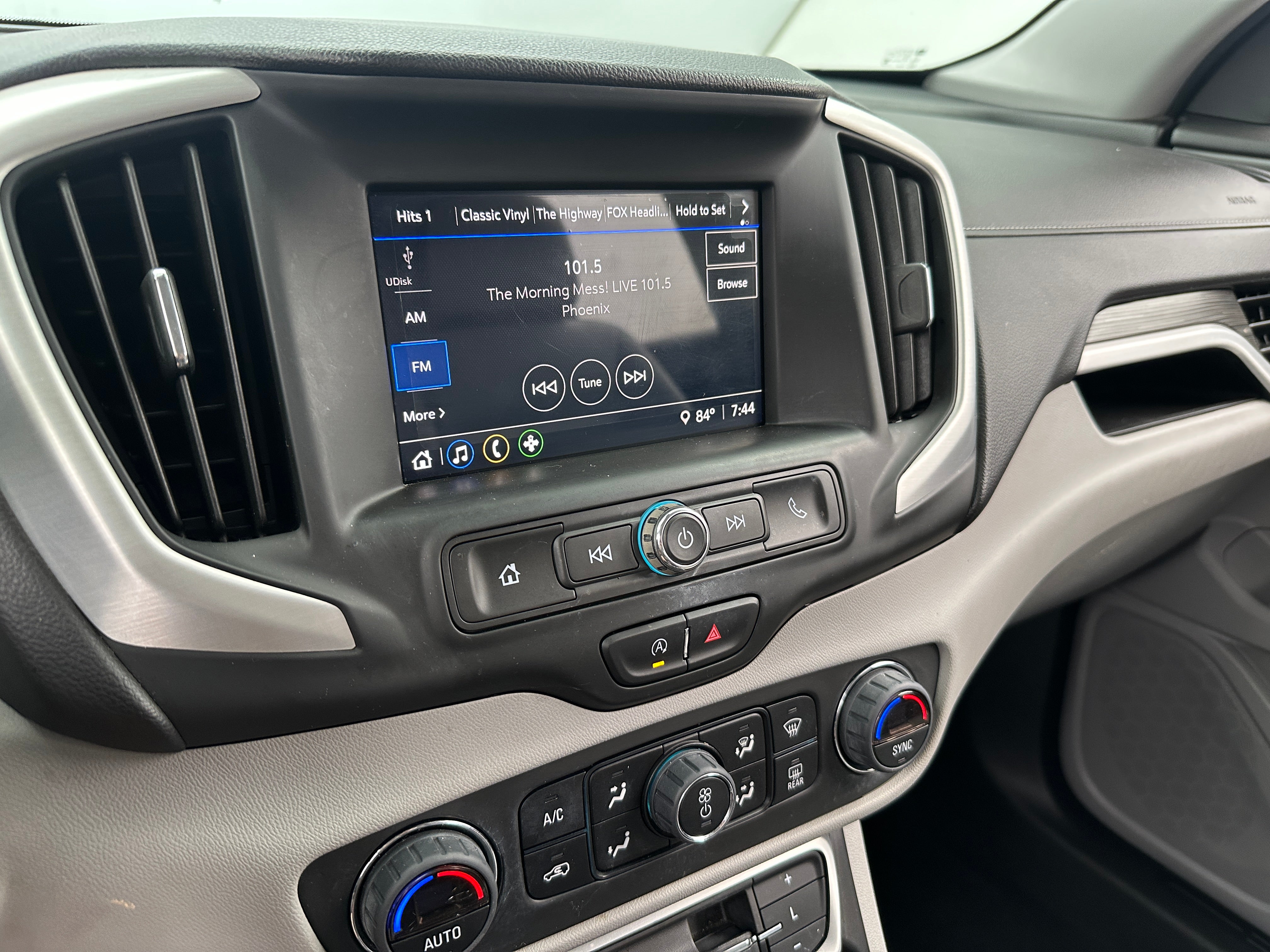 2023 GMC Terrain SLE 4
