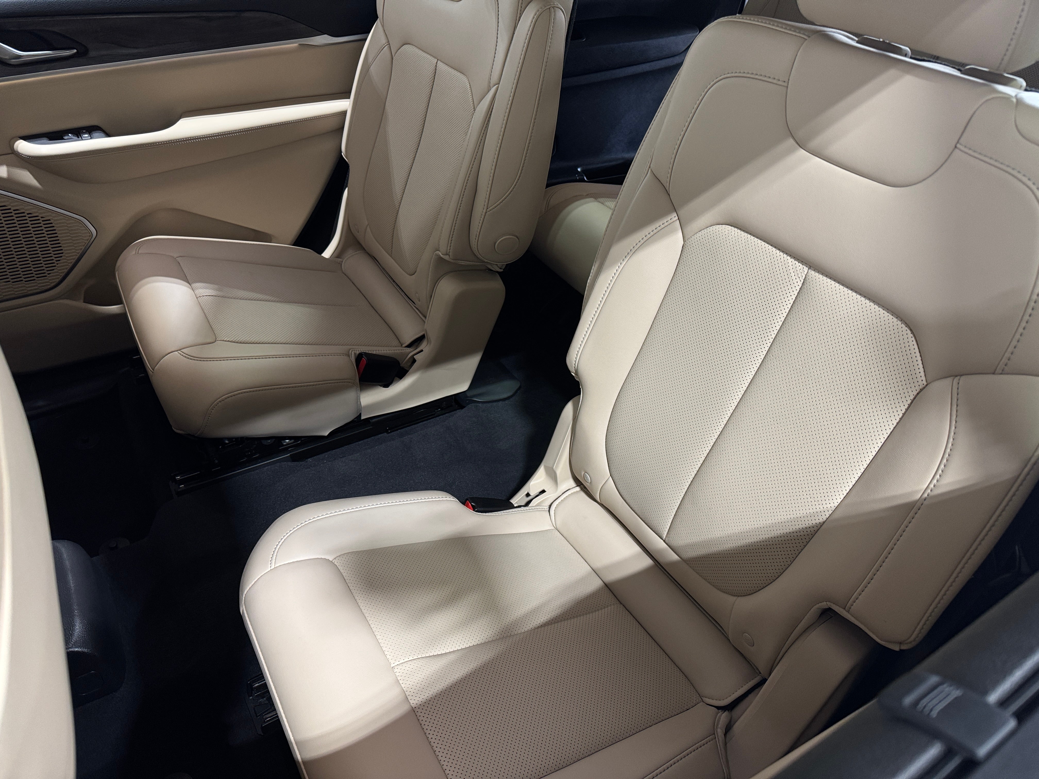 2022 Jeep Grand Cherokee L Limited Edition 5
