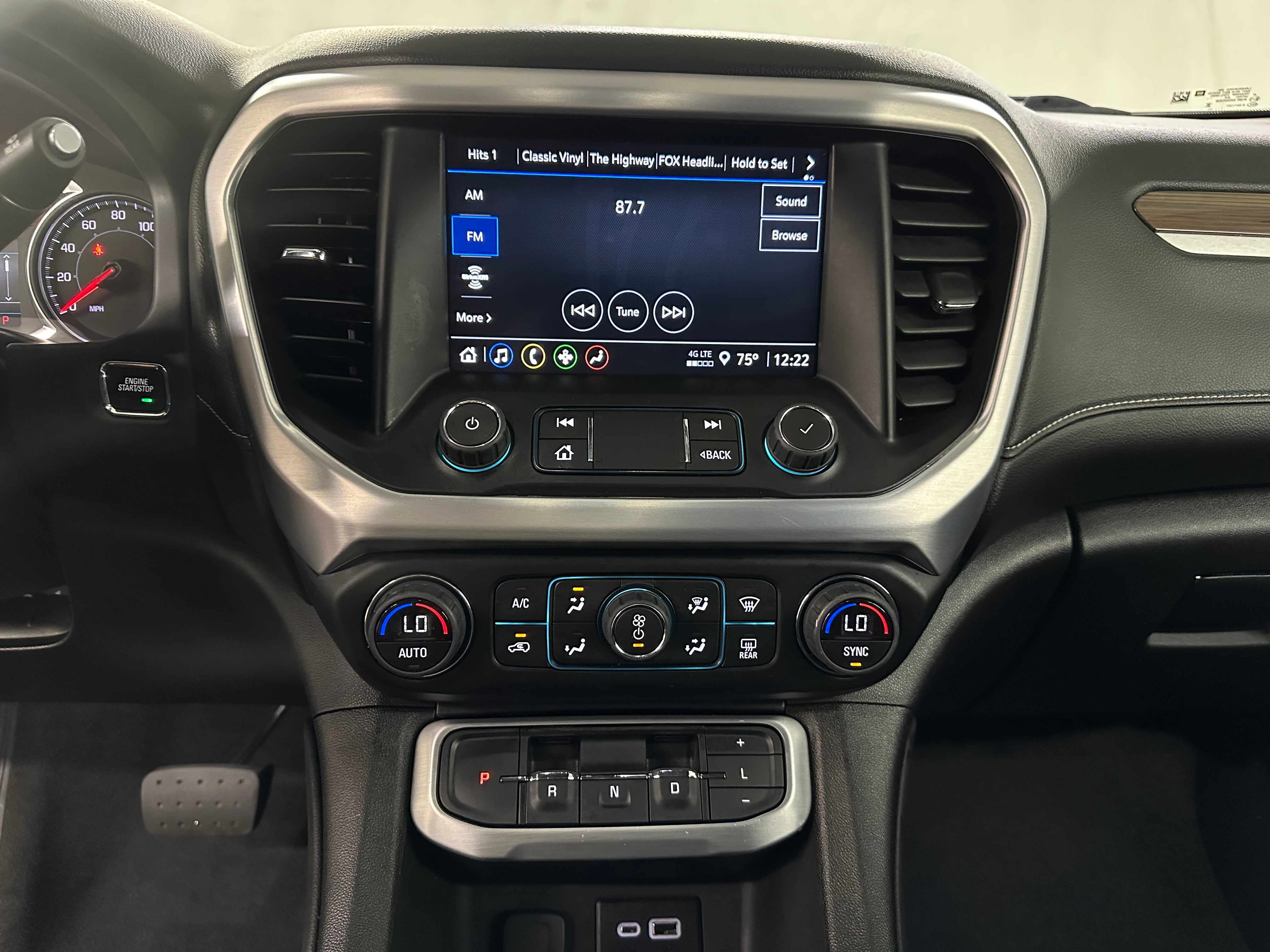 Thumbnail: 2023 GMC Acadia - 4