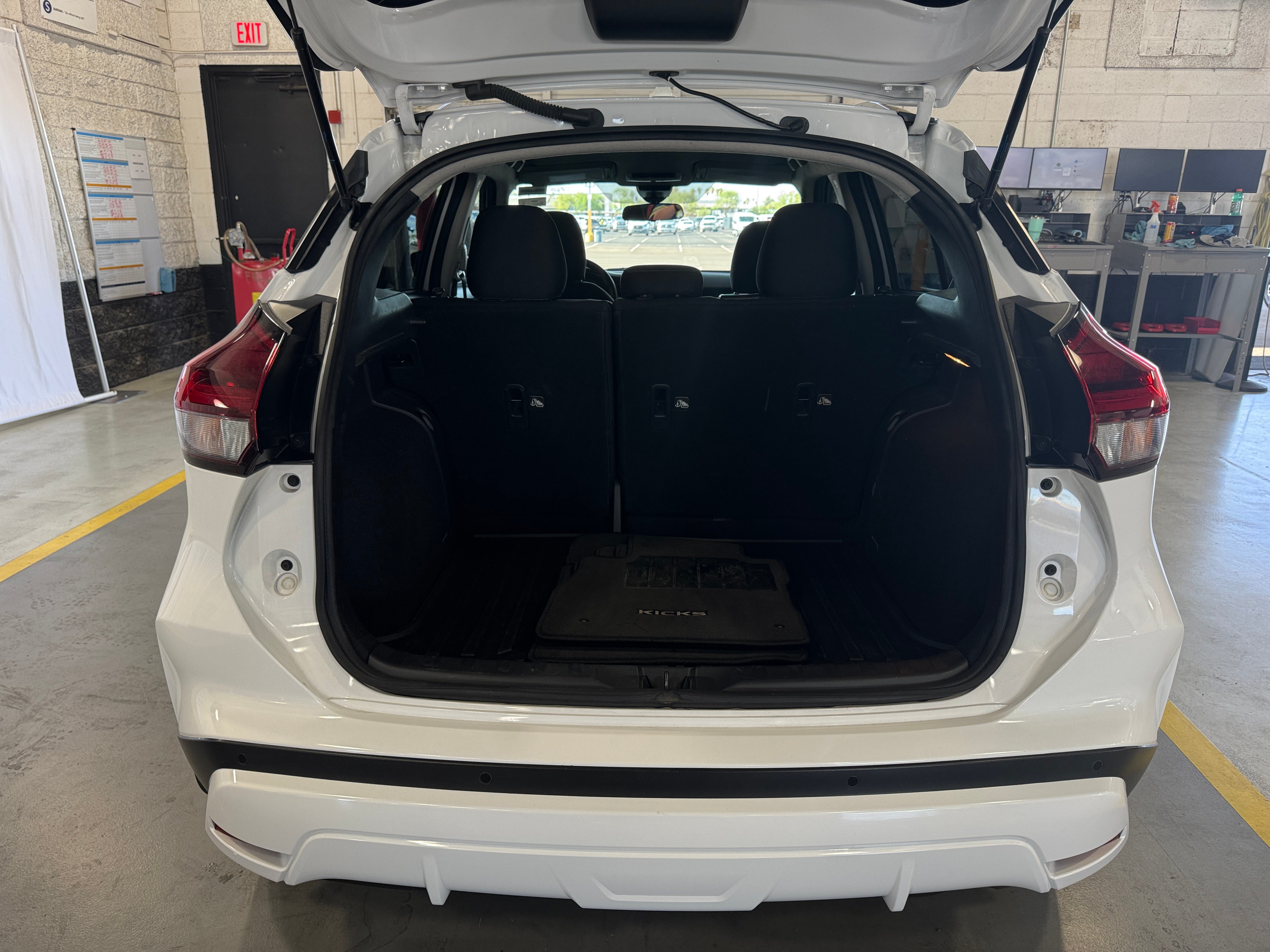 2022 Nissan Kicks SV 7