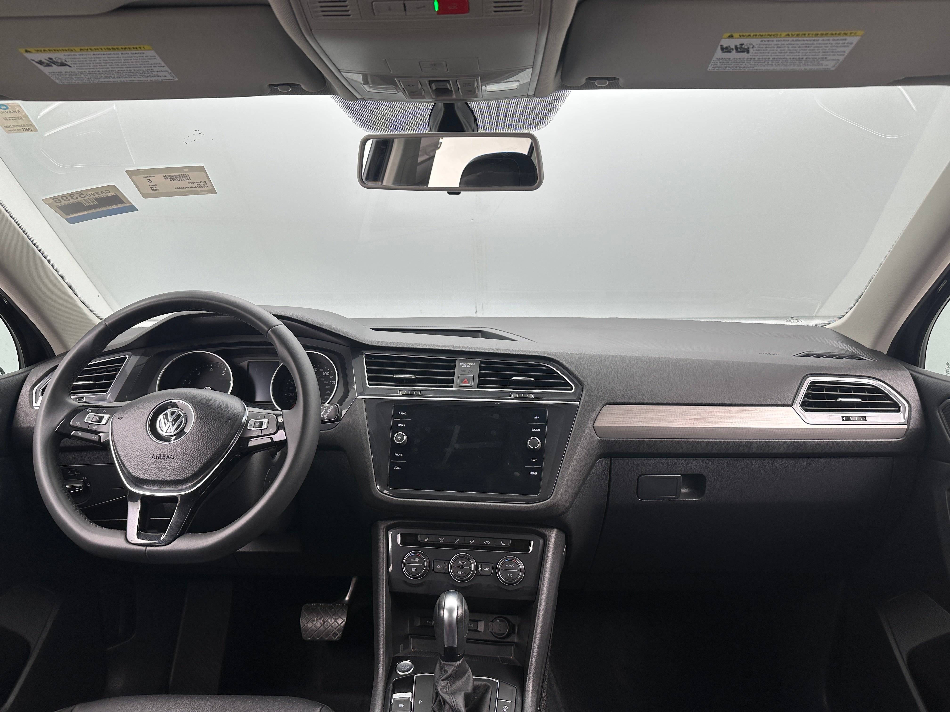 2020 Volkswagen Tiguan SE 2