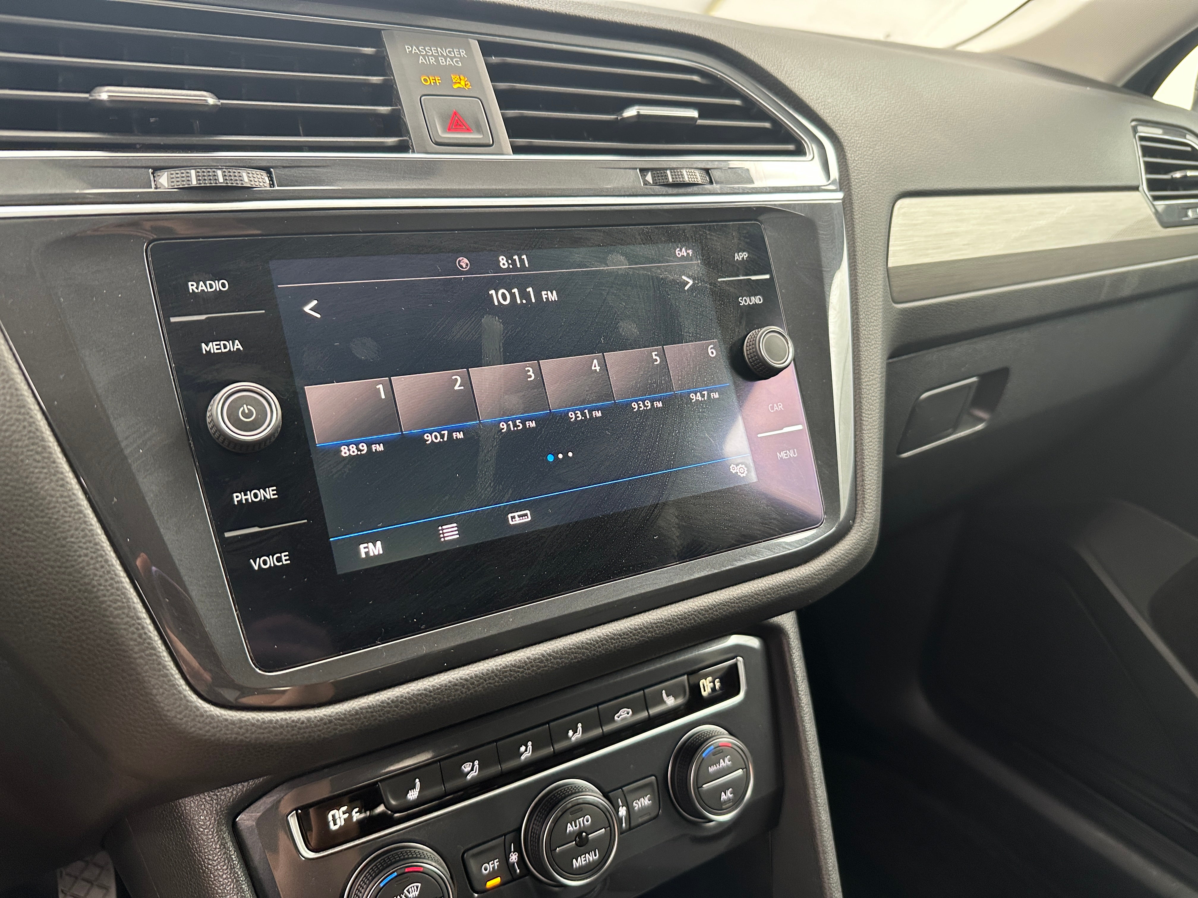 2020 Volkswagen Tiguan SE 3