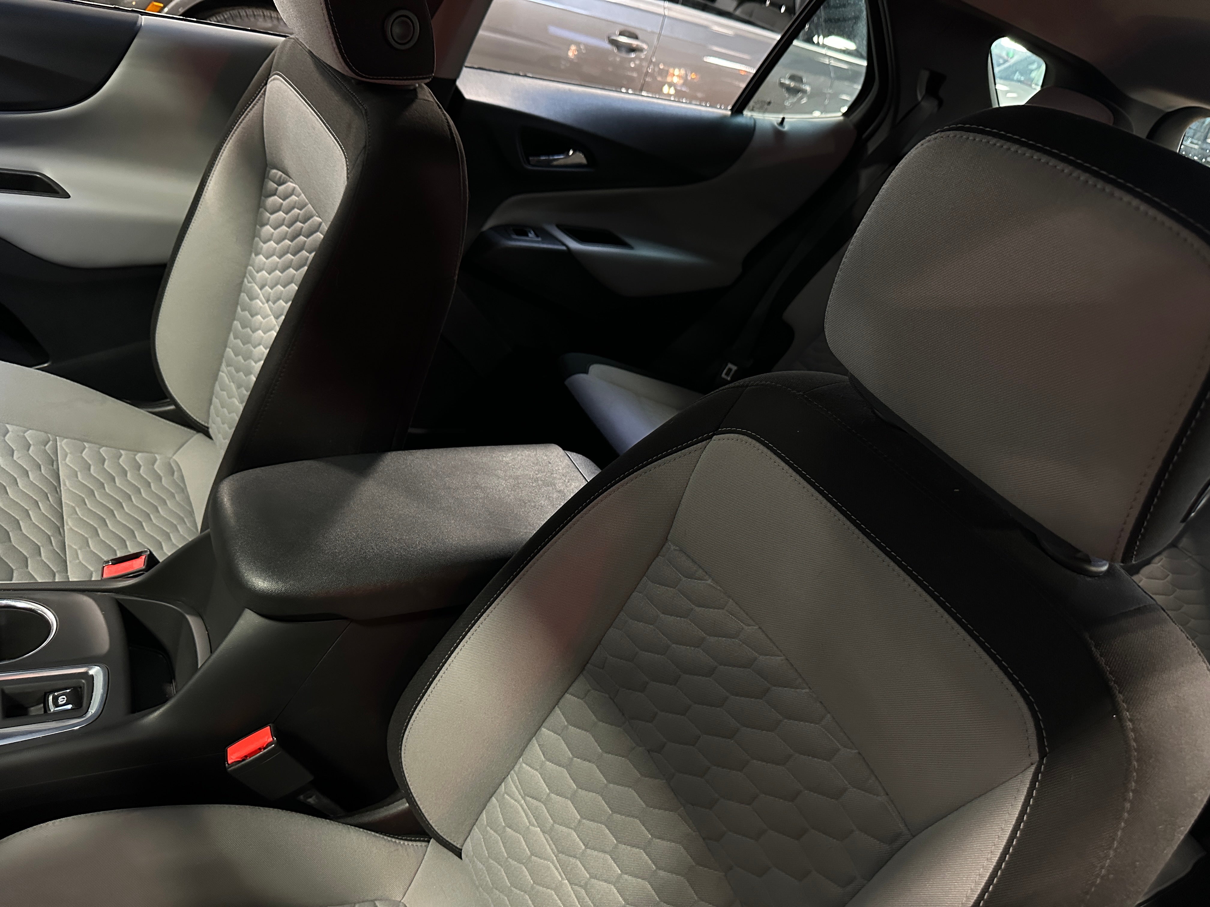 2021 Chevrolet Equinox LS 2