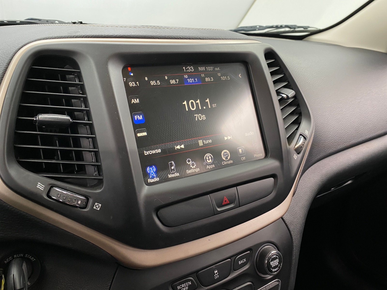 Thumbnail: 2015 Jeep Cherokee - 4